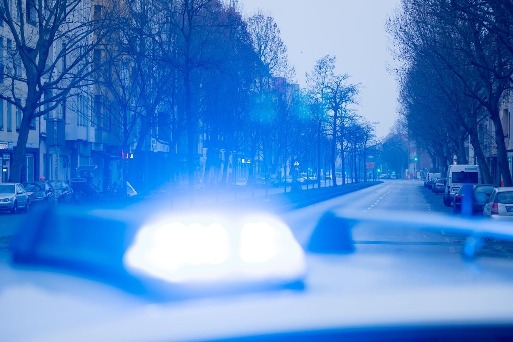 Nach Messerattacke auf 26-Jährige in Neukölln: Täter weiter auf der Flucht