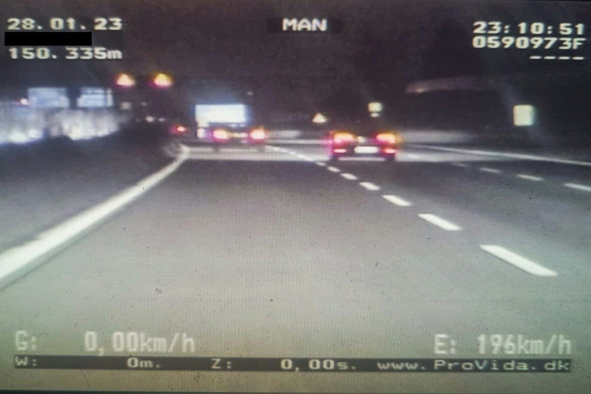 Der Raser von der Stadtautobahn wurde von der Polizei gefilmt. Hier wird sogar eine Spitzengeschwindigkeit von 196 km/h angezeigt.