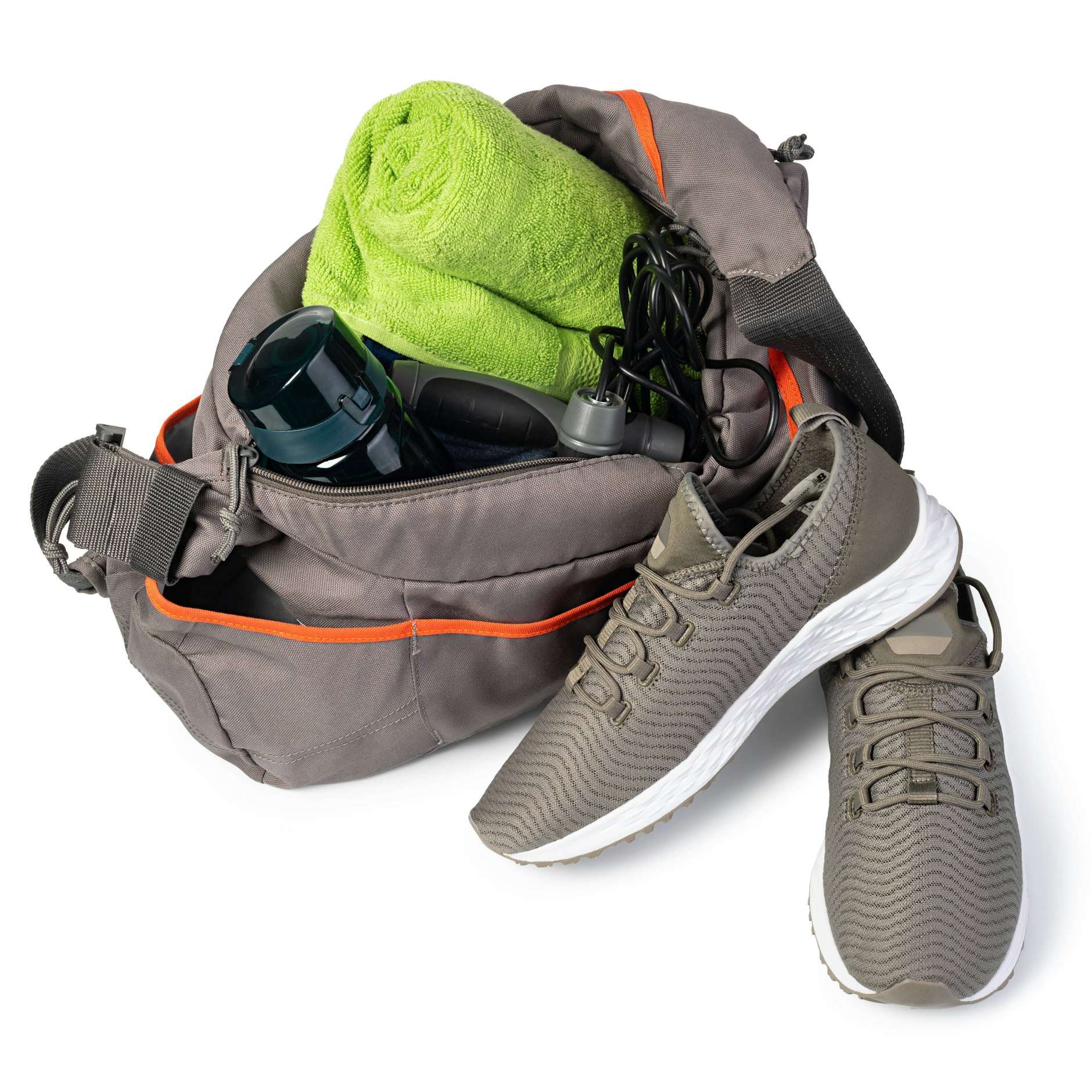 Mit einem Tütchen Kieselgel in der Tasche dämmen Sie die unangenehmen Ausdünstungen ein, weil dadurch die Feuchtigkeit gebunden wird.