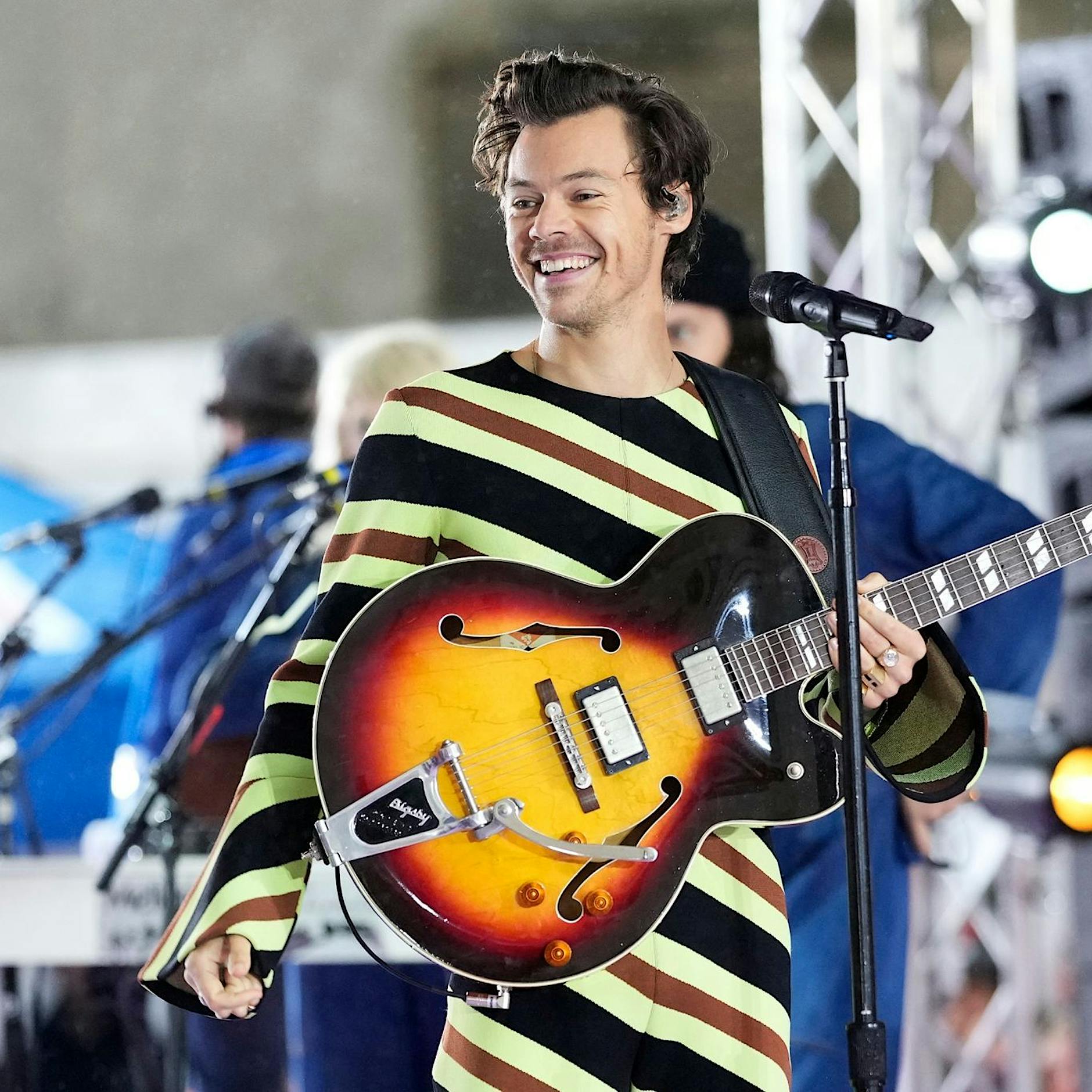 Der wahre Prinz Harry: Harry Styles spielt bei den Grammys