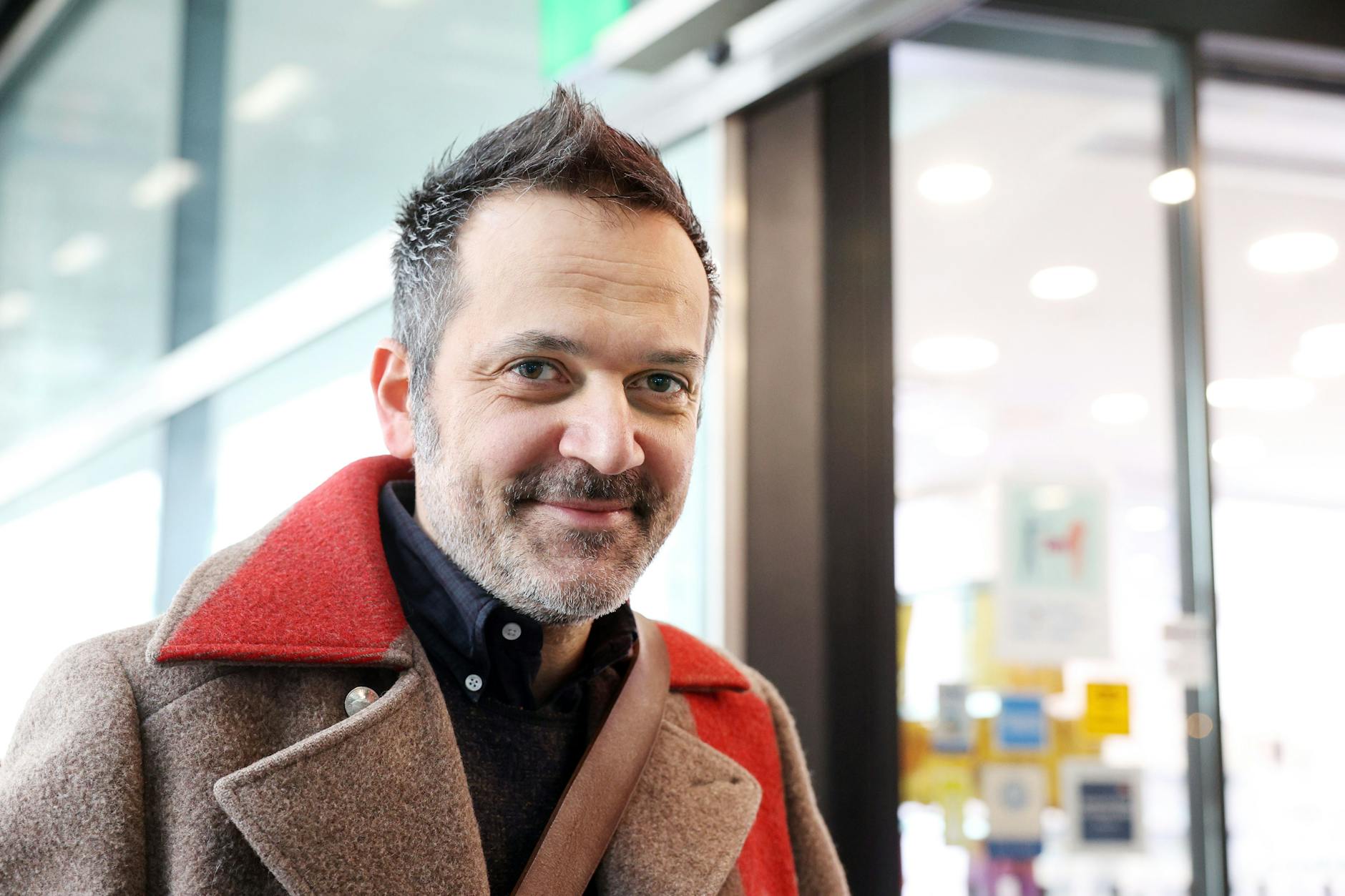 Boris Peeff (45) aus München: Für den Zug nach Hause musste er eine FFP2-Maske für 1,95 Euro am Hauptbahnhof kaufen.