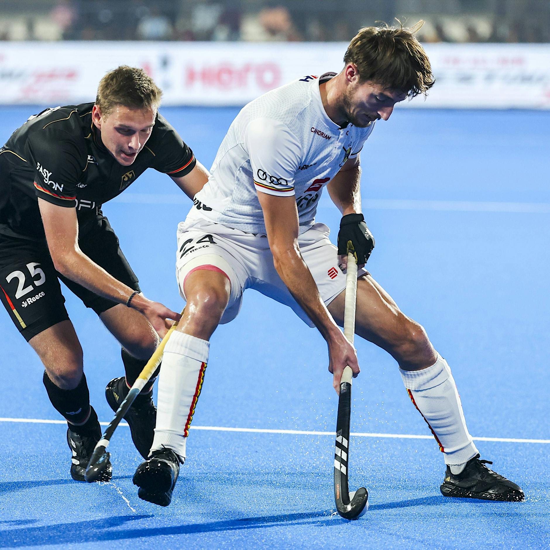Flippers im Bus, Tänze mit den Köchen: Deutsche Hockeyspieler feiern WM-Titel