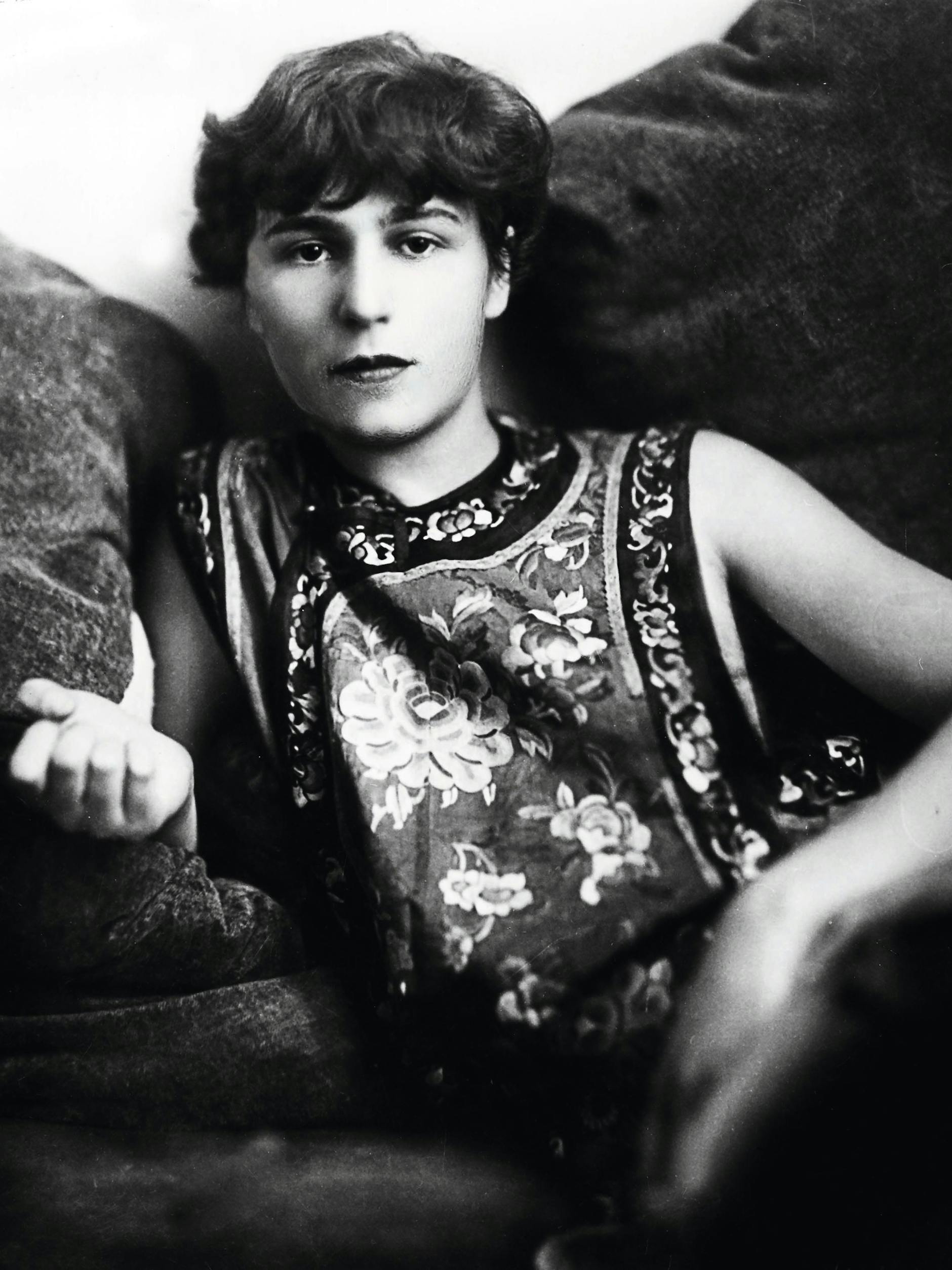 Selbstbewusst verkörpert Ruth Landshoff, hier 1928, den Typus der „neuen Frau“. Sie weiß ihr Leben zu genießen und hat natürlich auch ein Faible für Mode. 