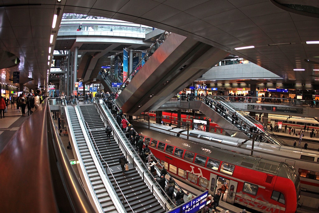 Berlin: Mann am Hauptbahnhof brutal gegen den Kopf getreten