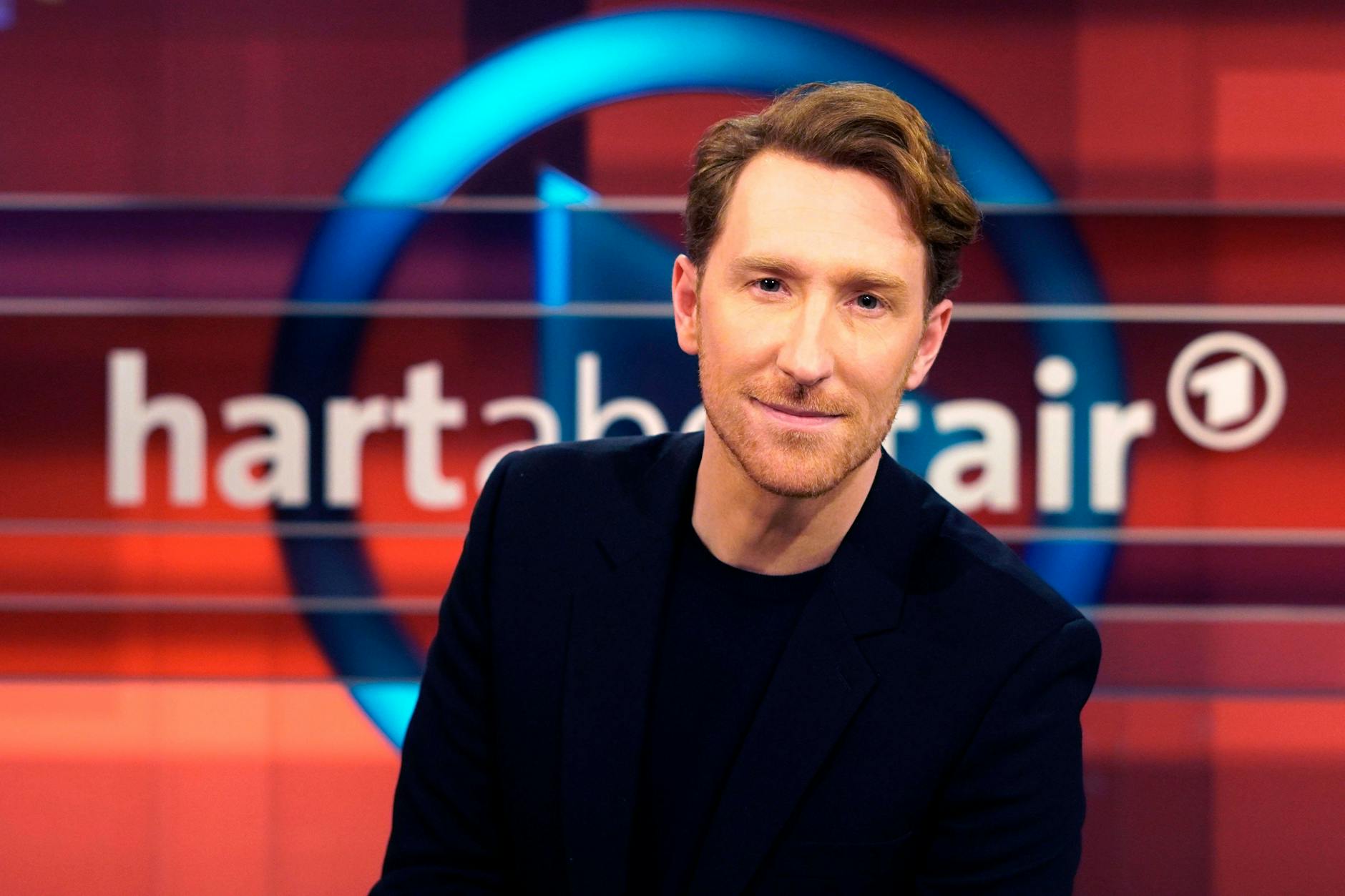 Louis Klamroth ist der neue Moderator der Sendung „Hart aber fair“.