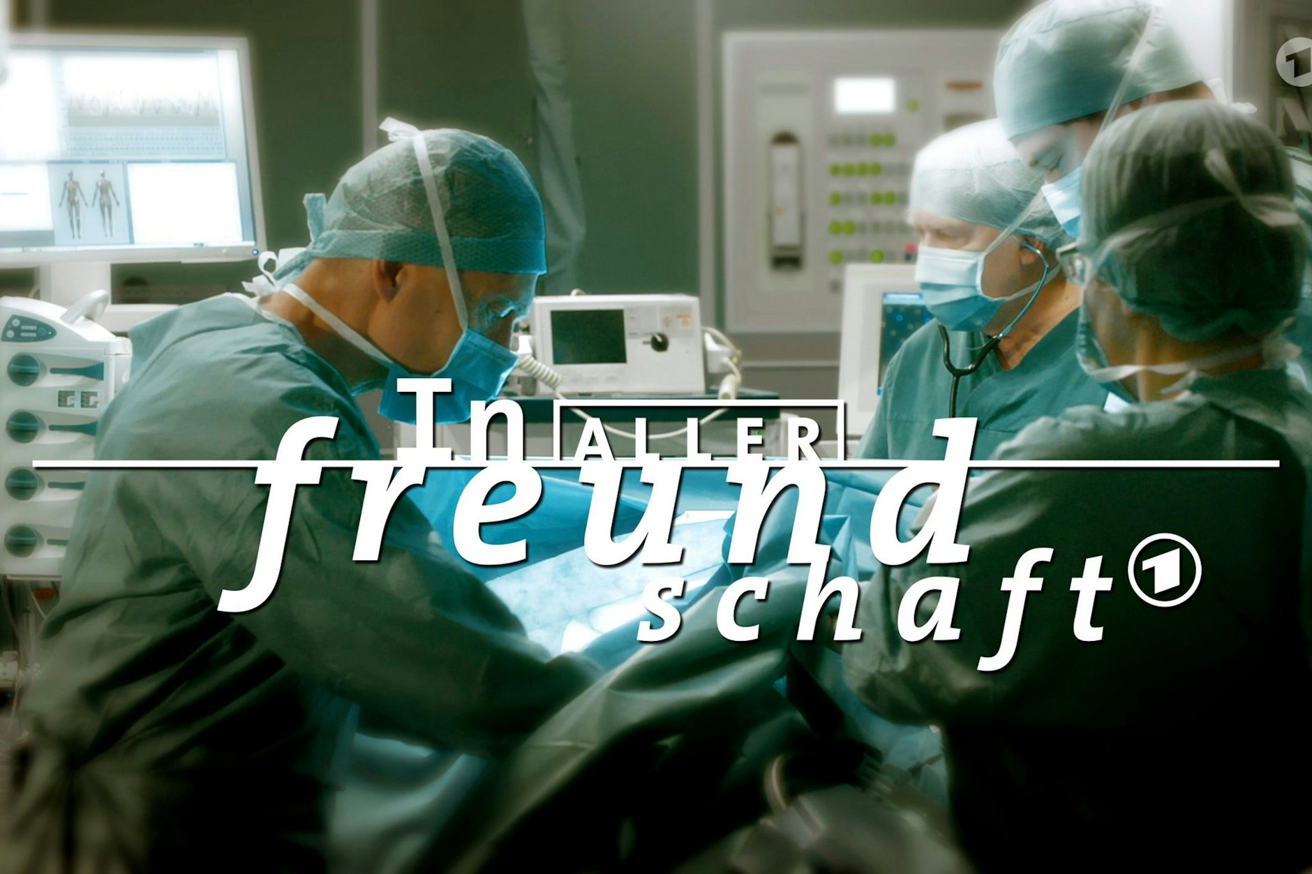 In der Sachsenklinik darf weiter operiert werden. Die Serie „In aller Freundschaft“ wird mit zwei Staffeln fortgesetzt.