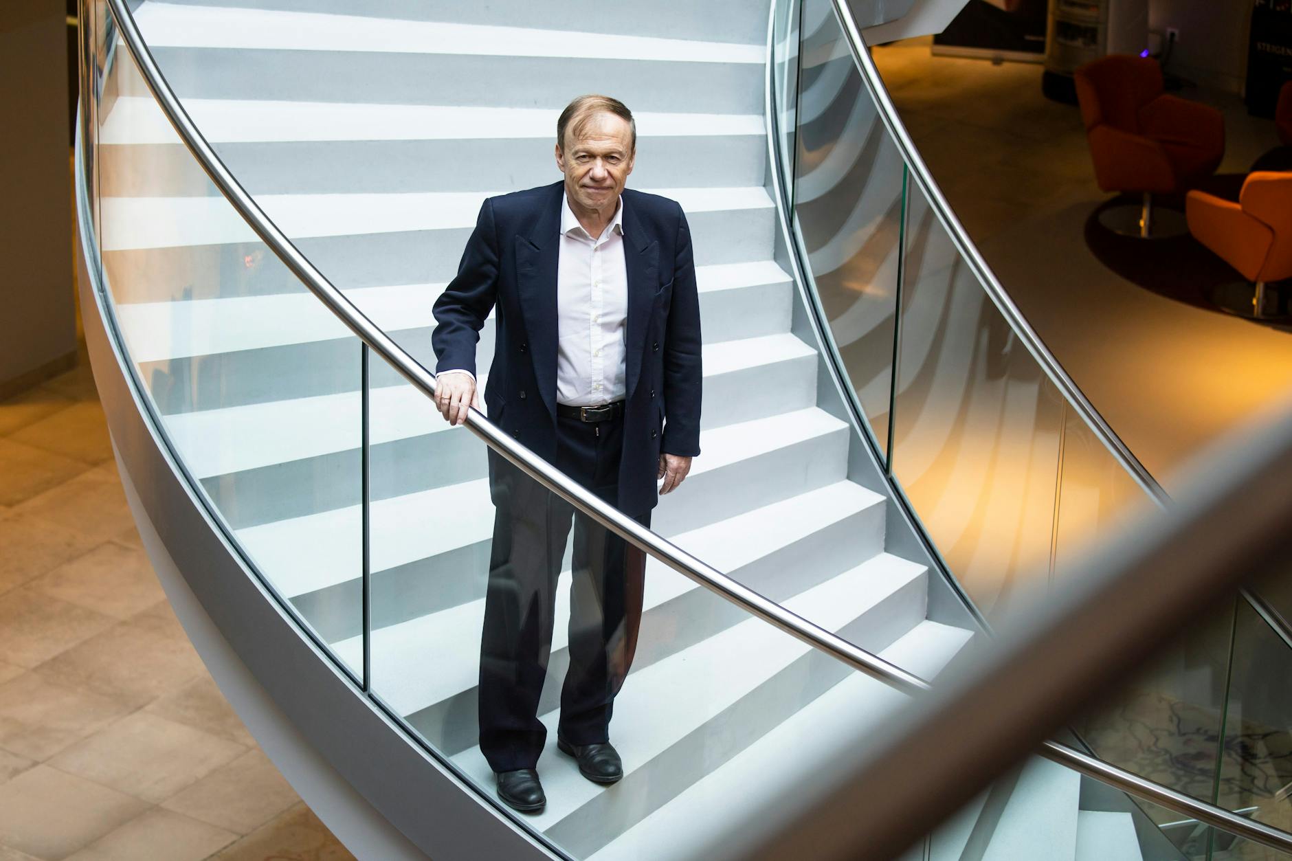 Der ehemalige deutsche Botschafter in Polen, Rolf Nikel, posiert für ein Bild in Berlin am 24. Januar 2023.