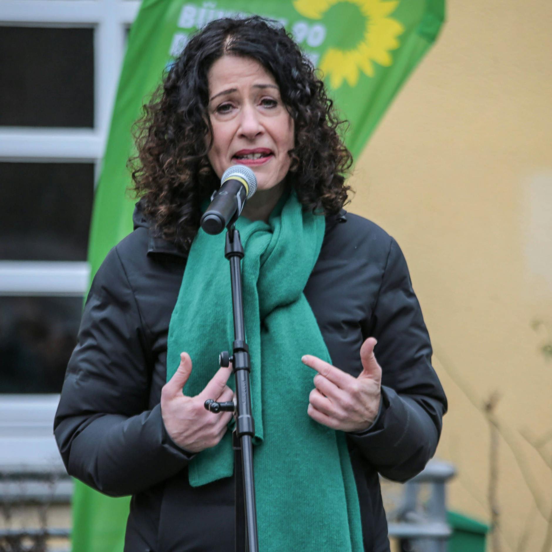 Ab 2030 nur noch E-Autos in Berlin? Bettina Jarasch macht sich gerade – und die anderen Spitzenkandidaten?