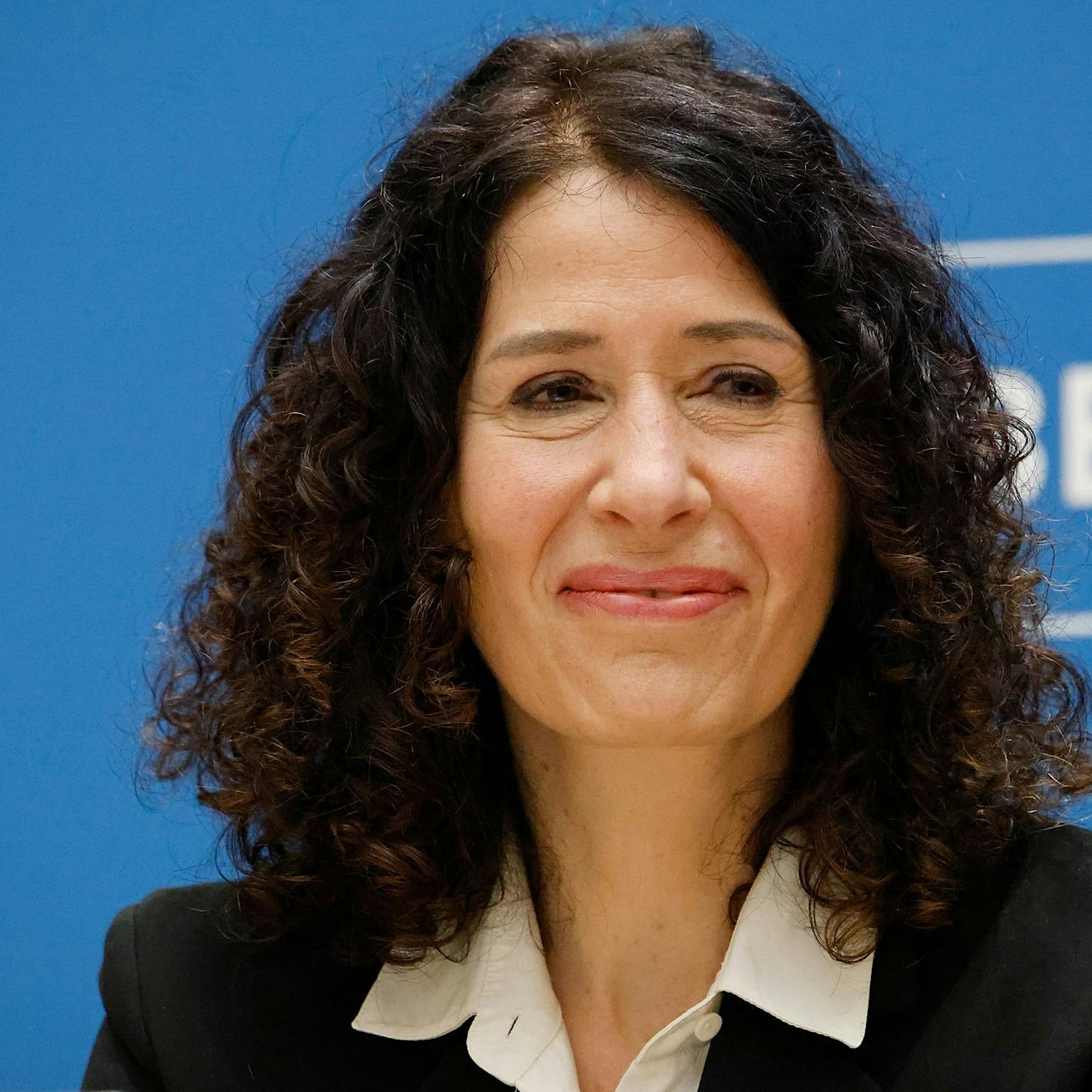 Berlins Verkehrssenatorin Bettina Jarasch kündigt an: In sieben Jahren dürfen in Berlin nur noch E-Autos fahren