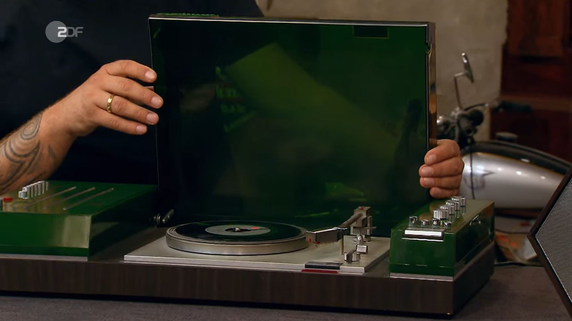 Bittere Enttäuschung bei „Bares für Rares“! Ehepaar will teure Retro-Technik verkaufen – doch für die Händler ist es Müll ...