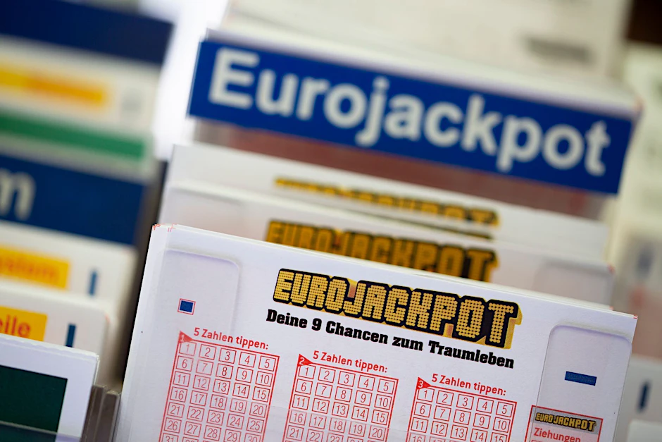 Beim Eurojackpot werden fünf Zahlen zwischen 1 und 50 getippt, dazu kommen zwei weitere Eurozahlen zwischen 1 und 12 (Archivfoto).