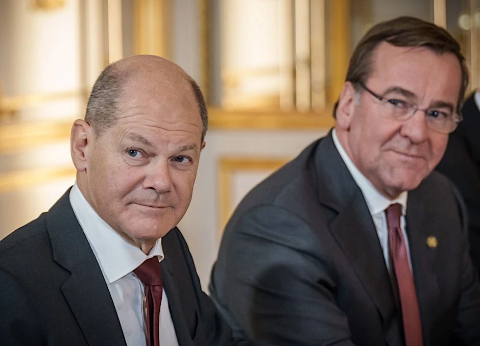 In Sachen Kampfjets für die Ukraine einer Meinung: Bundeskanzler Olaf Scholz (l) und sein neuer Verteidigungsminister Boris Pistorius.  