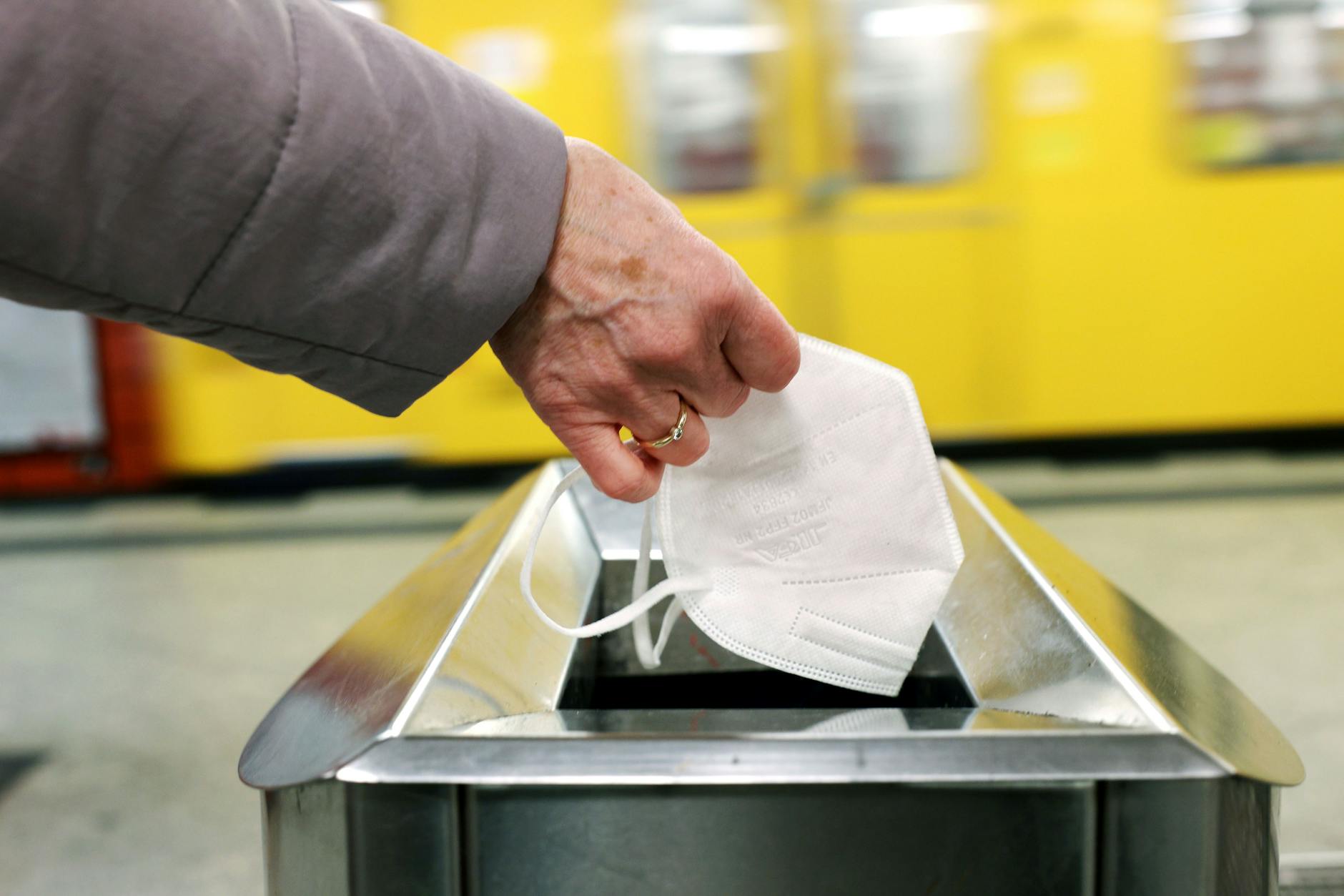 Ab Donnerstag muss keine Maske mehr in den Berliner Öffis getragen werden.