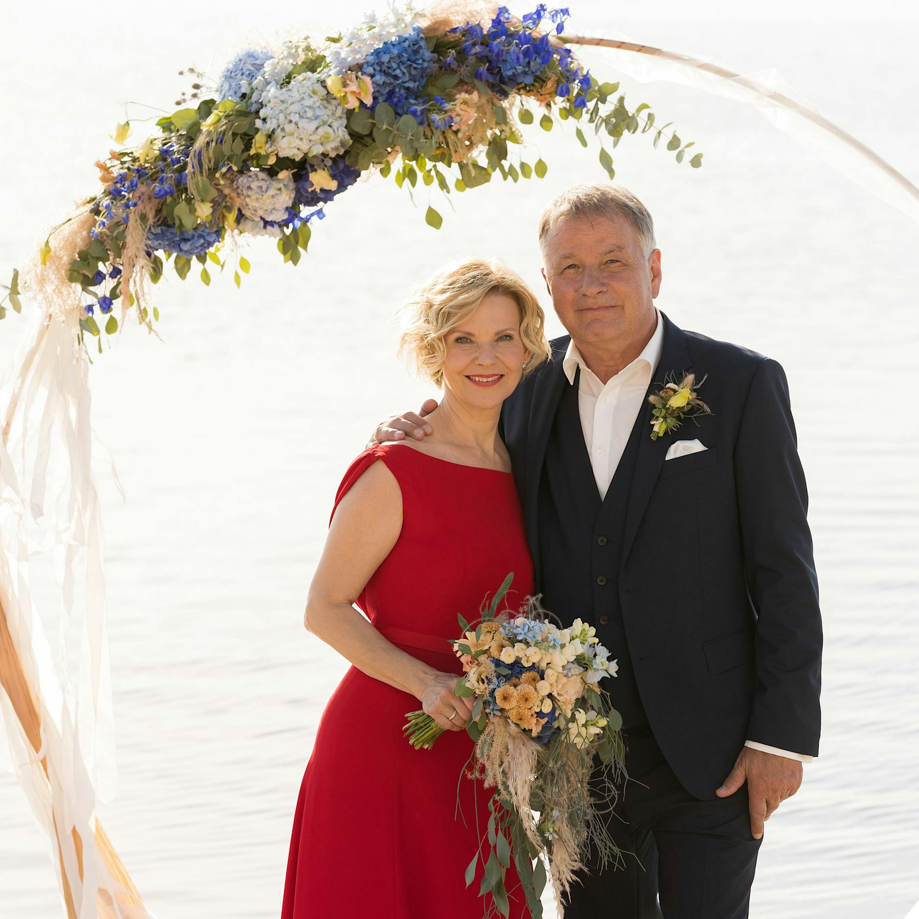 Geheim-Hochzeit „In aller Freundschaft“ – DARUM konnte TV-Star Thomas Rühmann so lange schweigen: „Nur meine Frau wusste es!“