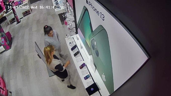 Die jungen Frauen sind zur Fahndung ausgeschrieben.