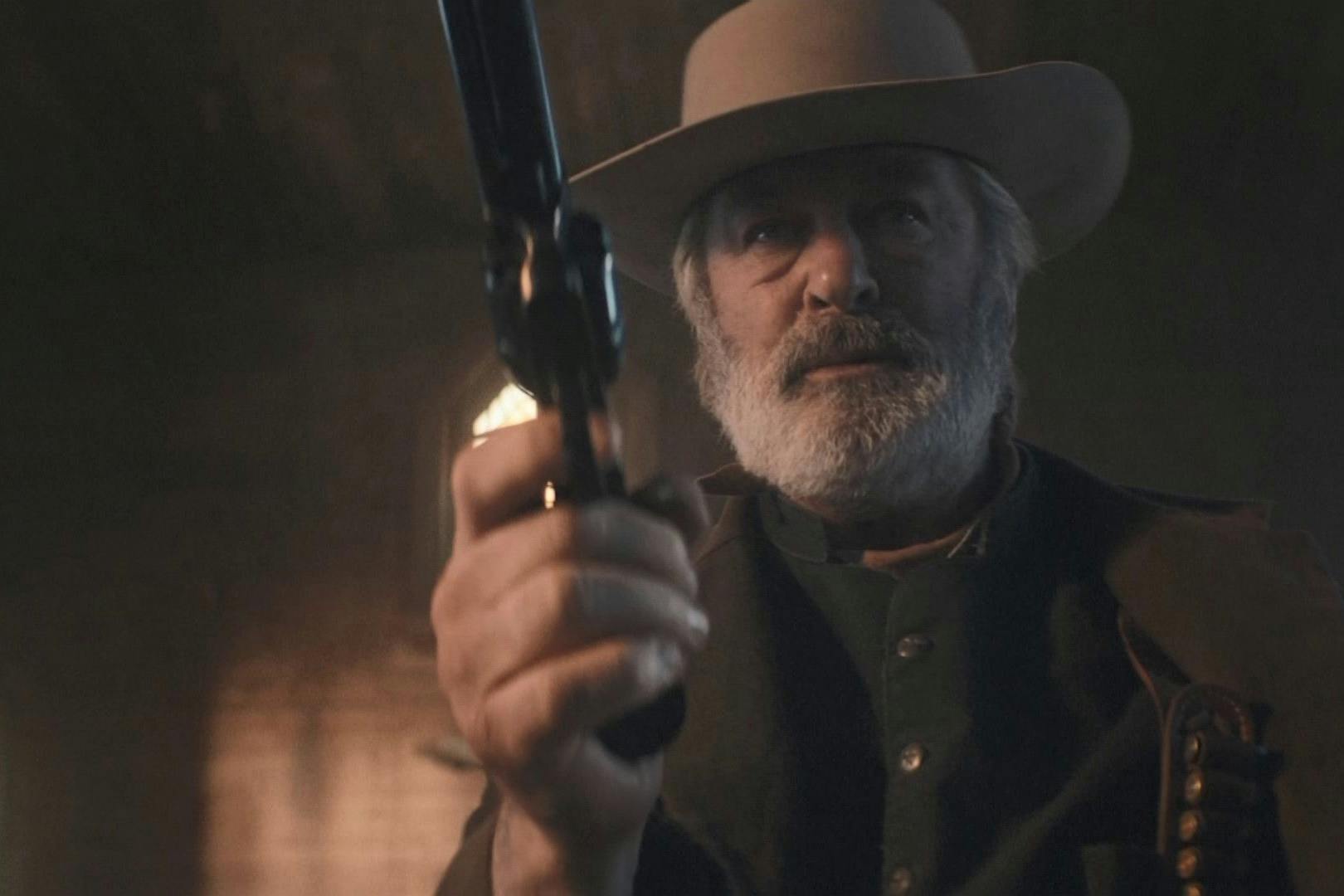 Alec Baldwin am Set von Rust. Der Hollywoodstar steht bald wegen dem Tod der Kamerafrau Halyna Hutchins vor Gericht.