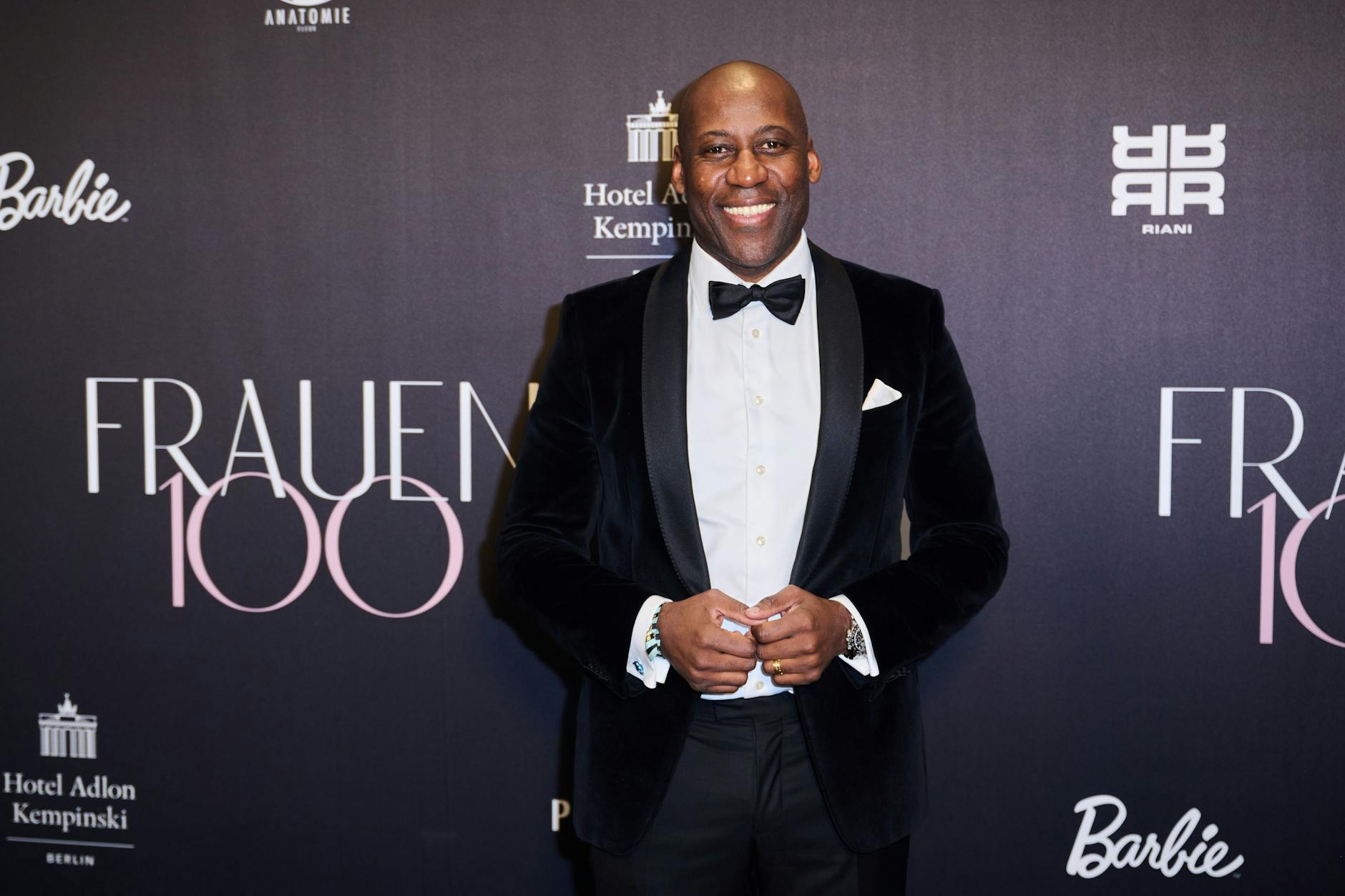  Joe Chialo (CDU) kommt zum Geschlechter-Gipfel ins Hotel Adlon für mehr Gleichberechtigung zwischen Männern und Frauen. 