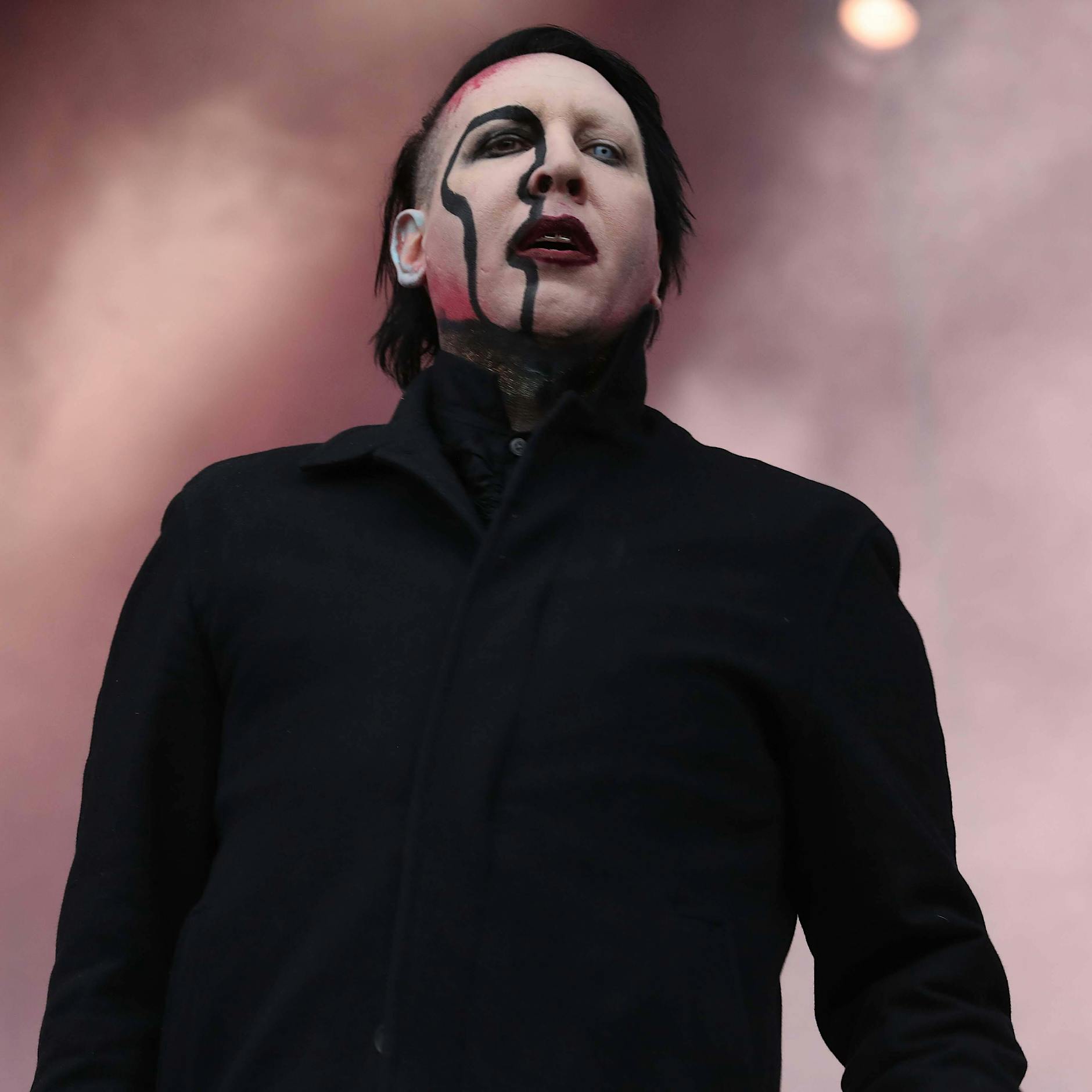 Millionenklage gegen Marilyn Manson: Er soll 16-jährige Jungfrau vergewaltigt haben
