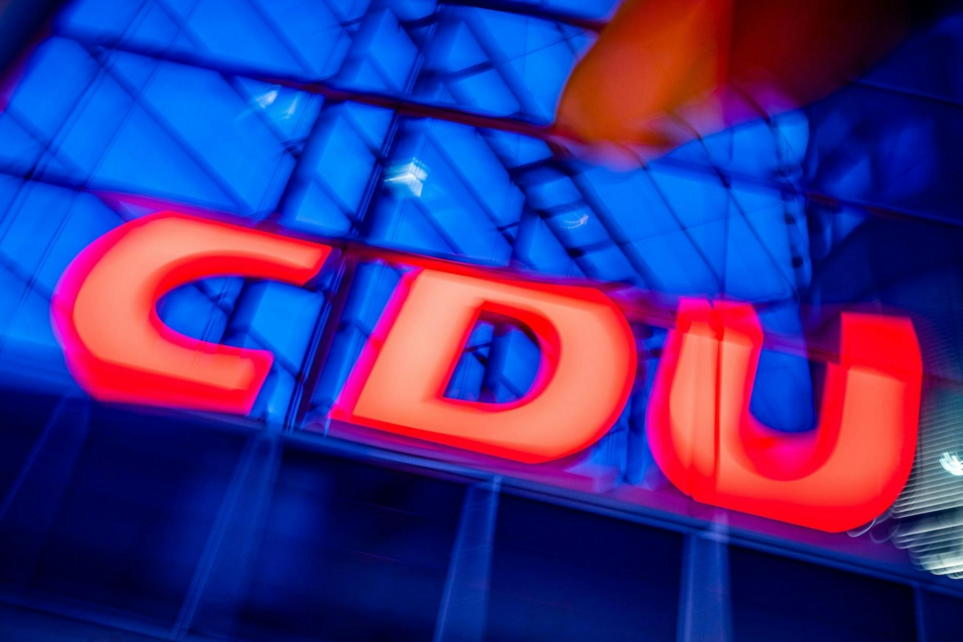 Wiederholungswahl: Aktuelle Umfragen sehen die CDU vorne. 