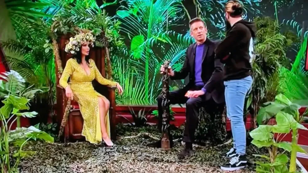 Nach Dschungelcamp: Wrestling-Fan und Youtuber stören Djamila Rowes Interview bei Stern-TV