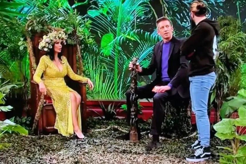 Ein Störer stürmte bei Djamila Rowes Auftritt bei „Stern-TV“ die Bühne. Es sollte nicht der letzte sein.