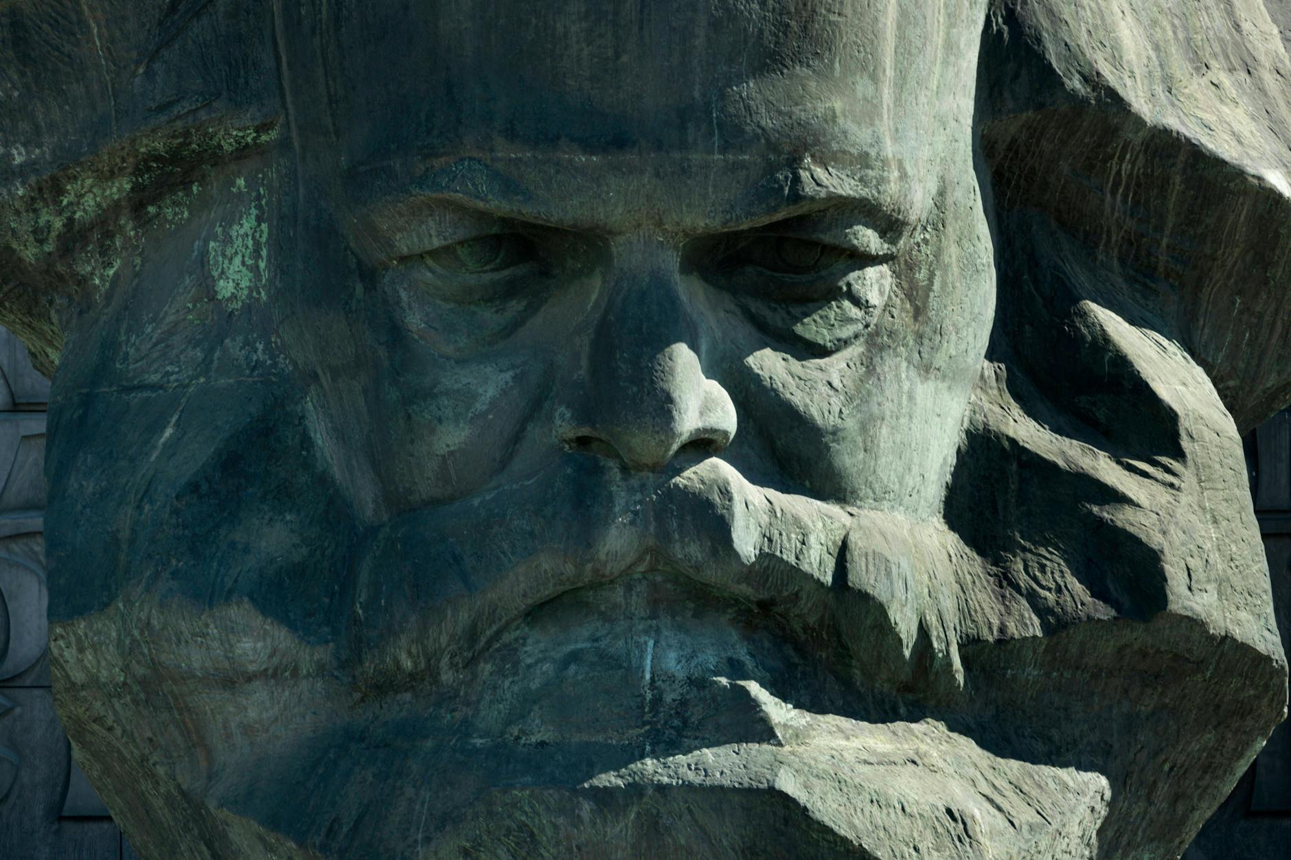 „Der Nischel“: Karl Marx war zwar selbst nie in Chemnitz, sein Kopf ist trotzdem das Wahrzeichen der Stadt.