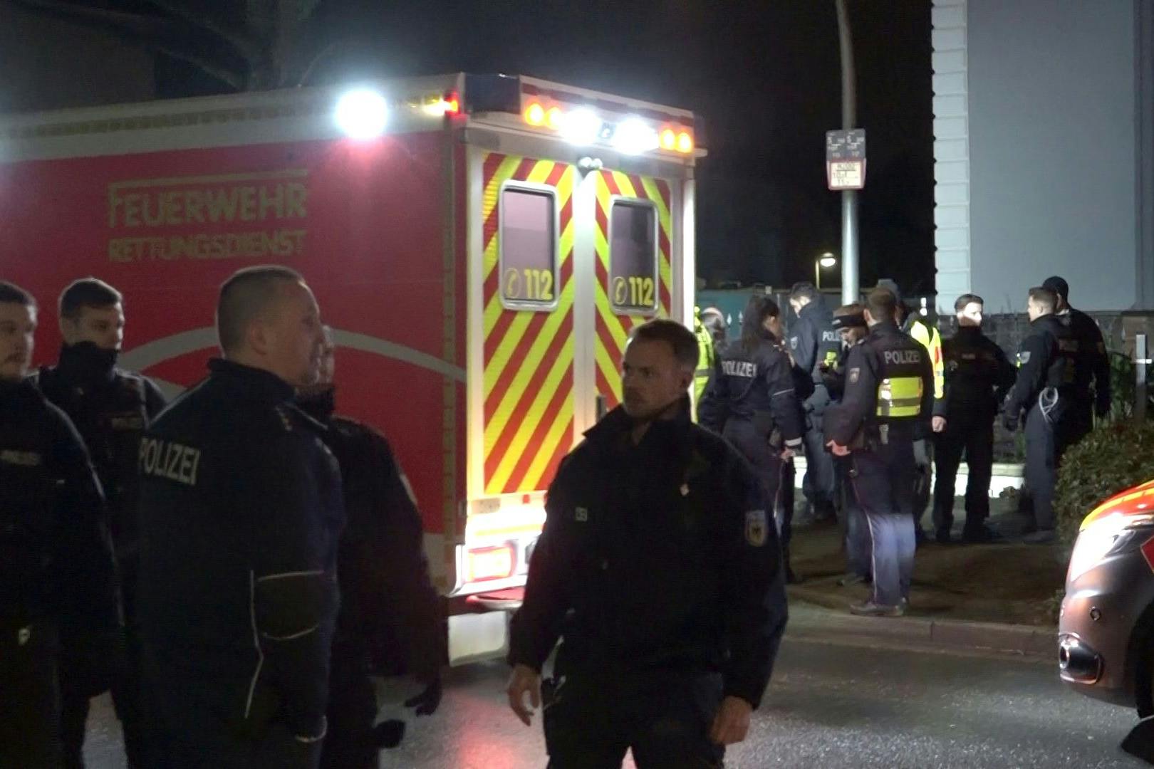 Bei einem Bahnunglück in Recklinghausen sind zwei Kinder von einem Güterzug erfasst worden. 