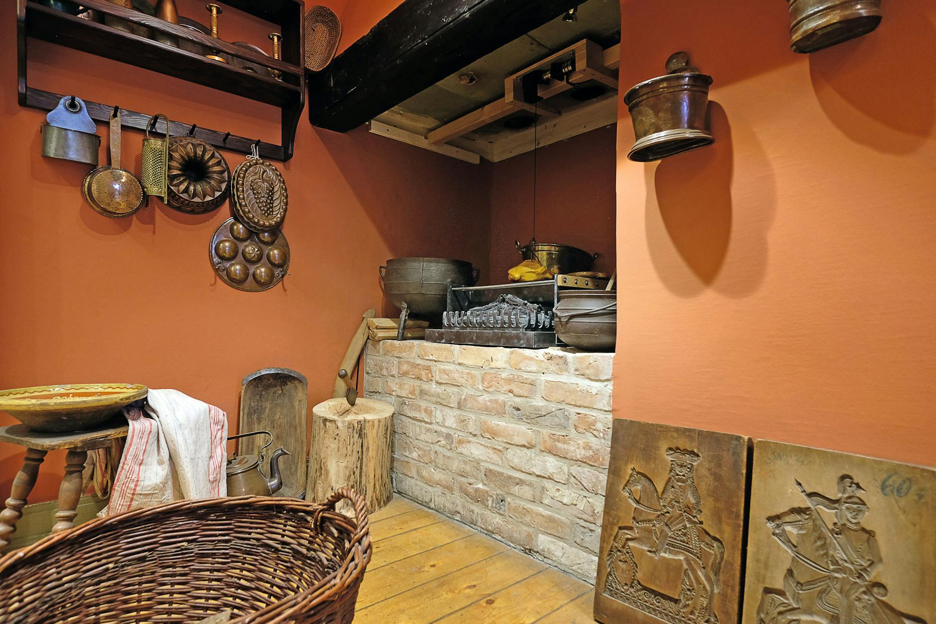 Die Küche im Knoblauchhaus: Mit jedem Blick lernt man etwas dazu.