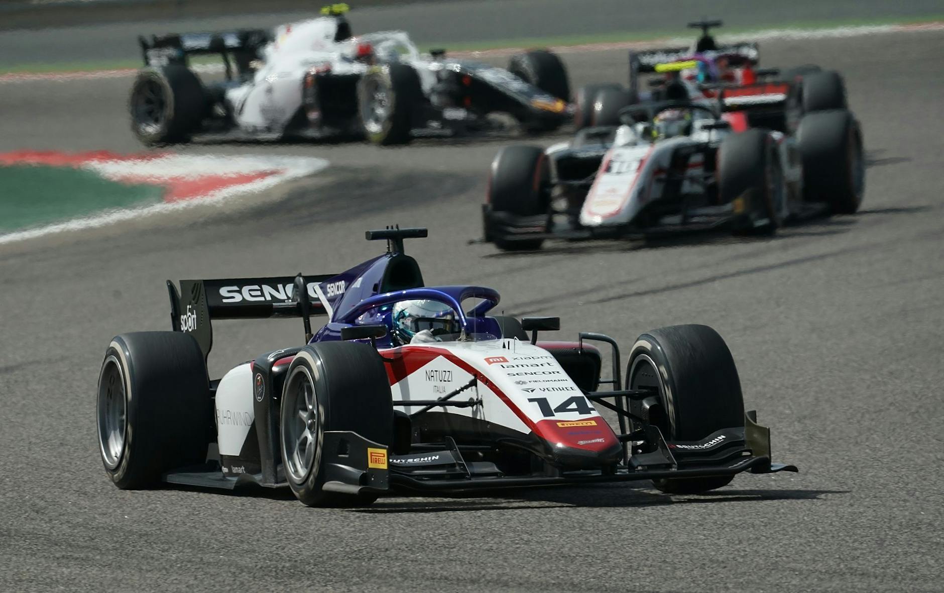 ARCHIV - David Beckmann (vorne) findet, dass Deutschland seinen Motorsport-Nachwuchs nicht genügend fördert.