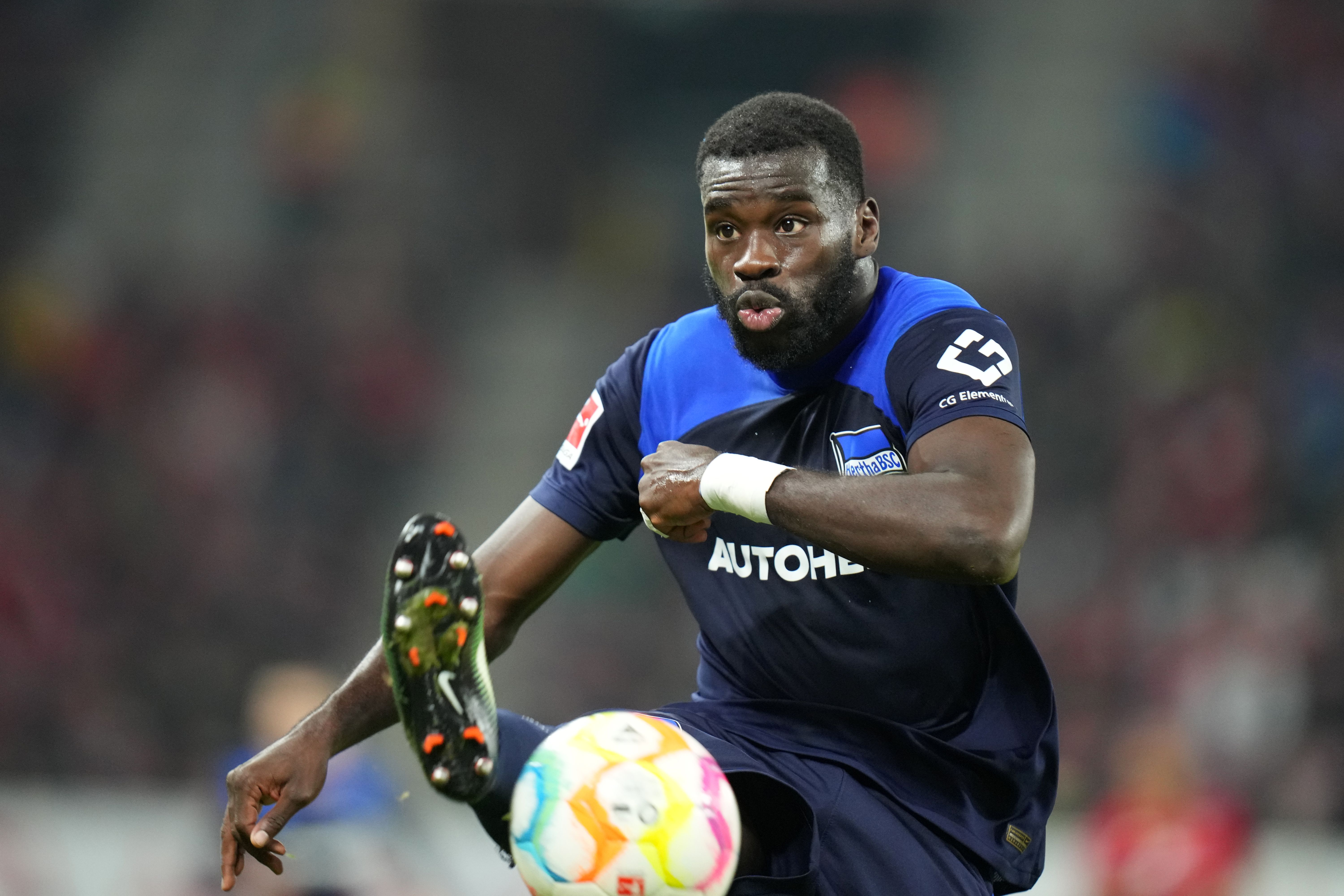 Hertha BSC in Frankfurt: Ärger im Gäste-Block, Bobic-Banner und Kanga-Ausfall!