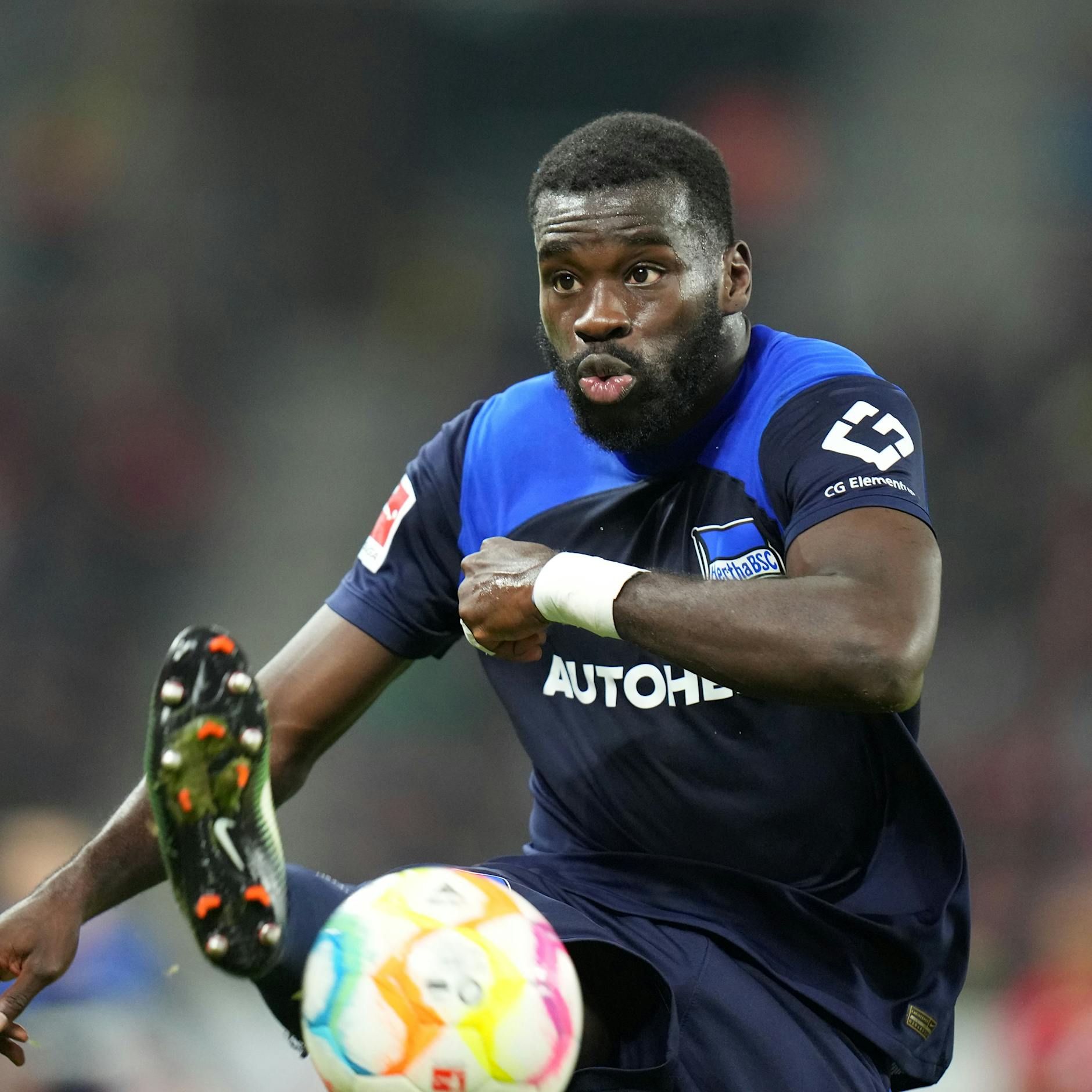 Hertha BSC in Frankfurt: Ärger im Gäste-Block, Bobic-Banner und Kanga-Ausfall!