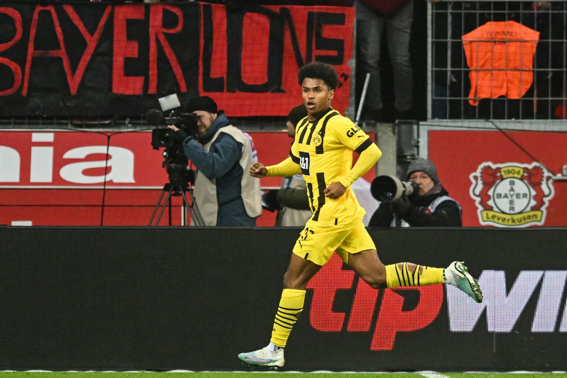 Karim Adeyemi brachte den BVB mit seinem ersten Bundesliga-Tor in Führung.  