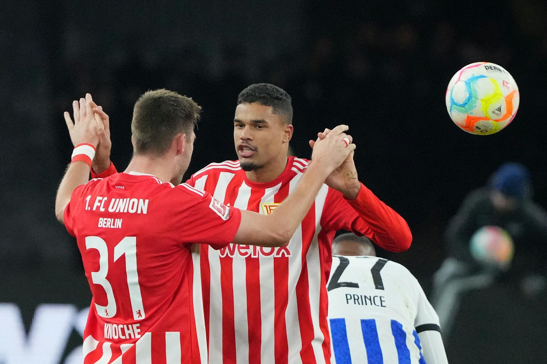 Danilho Doekhi (r., hier mit Robin Knoche) ragte bei Union Berlin zuletzt nicht nur körperlich heraus.