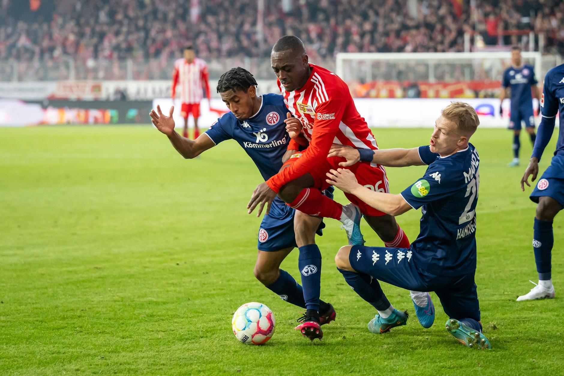Jerome Rousillon (Mitte) rückte gegen Mainz wieder in die Startelf des 1. FC Union Berlin