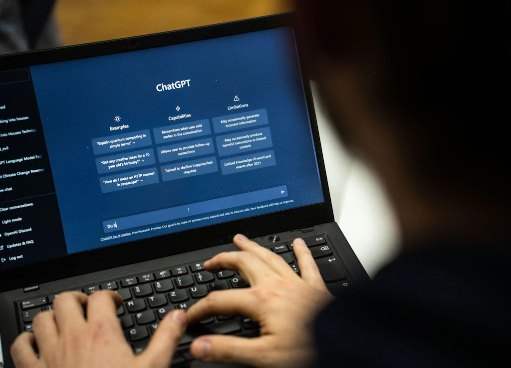 KI-Hype um ChatGPT: „System kaum kritisch reflektiert“