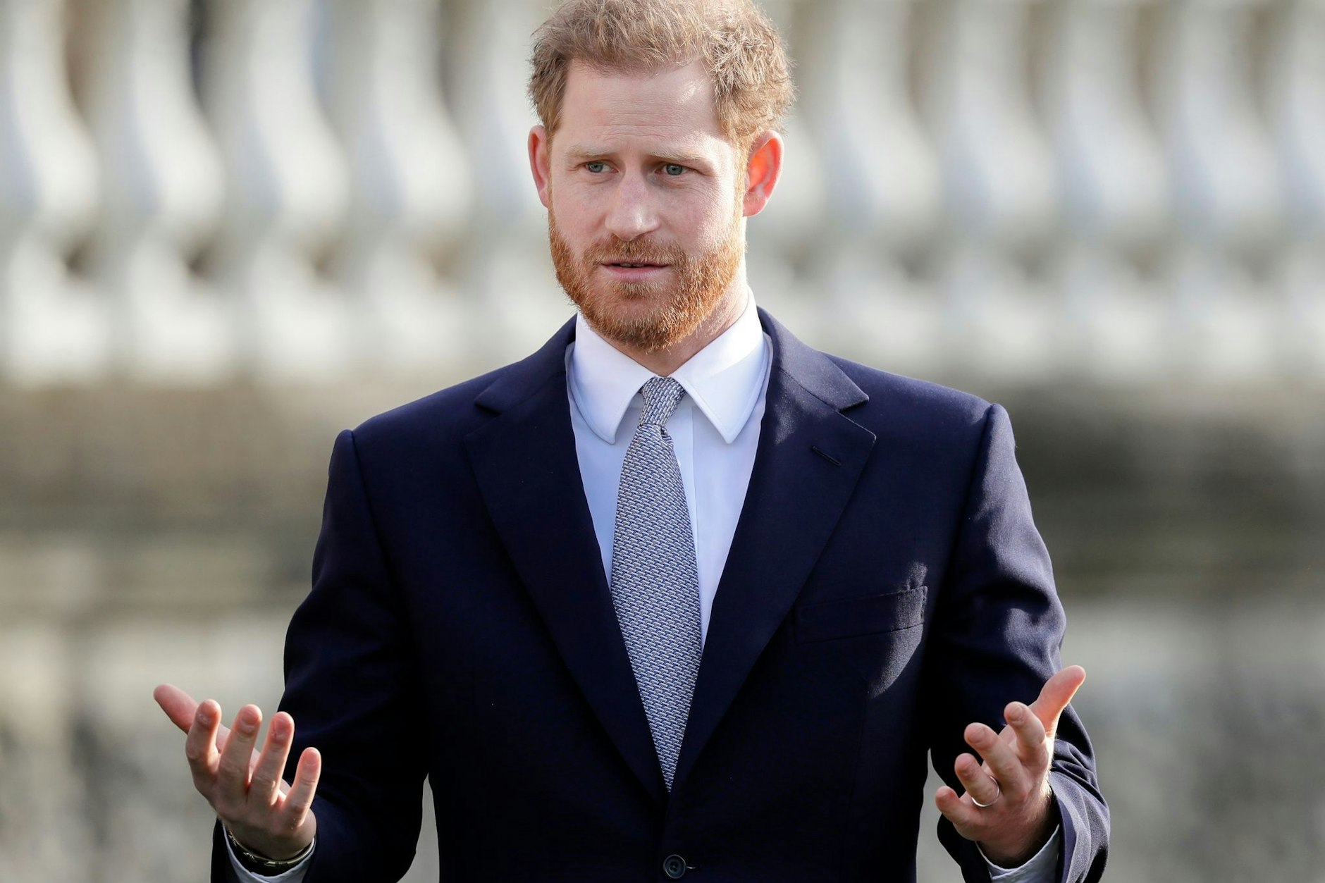 Wie war wohl der Sex mit Prinz Harry? In der Zeitung The Sun spricht jetzt die Frau, die mit ihm hinter einem Pub ein kleines Abenteuer erlebte, über die prickelnde Nacht...