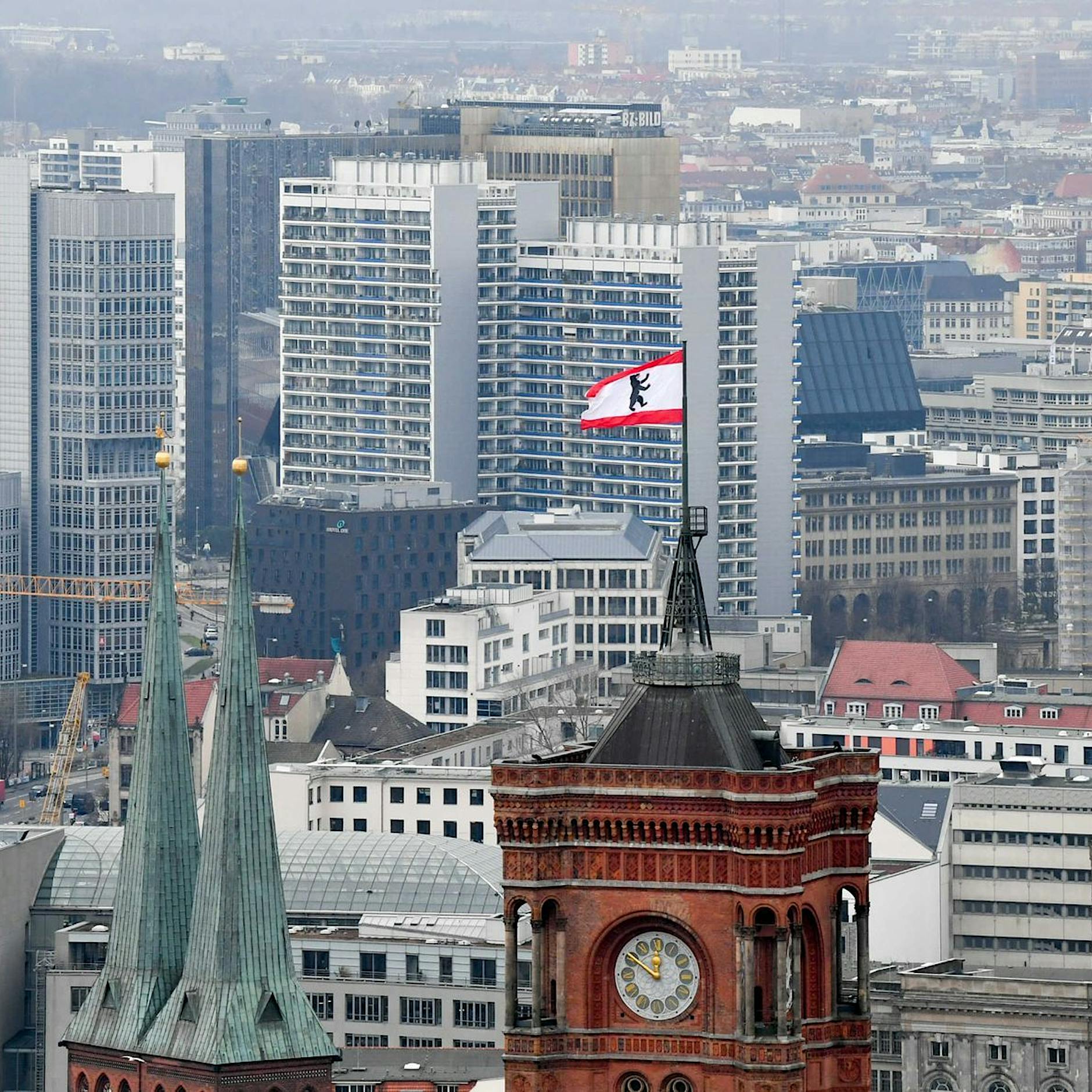 Umfrage zeigt Bürger in Ohnmacht: Lässt sich ein Wechsel in Berlin nicht wählen?