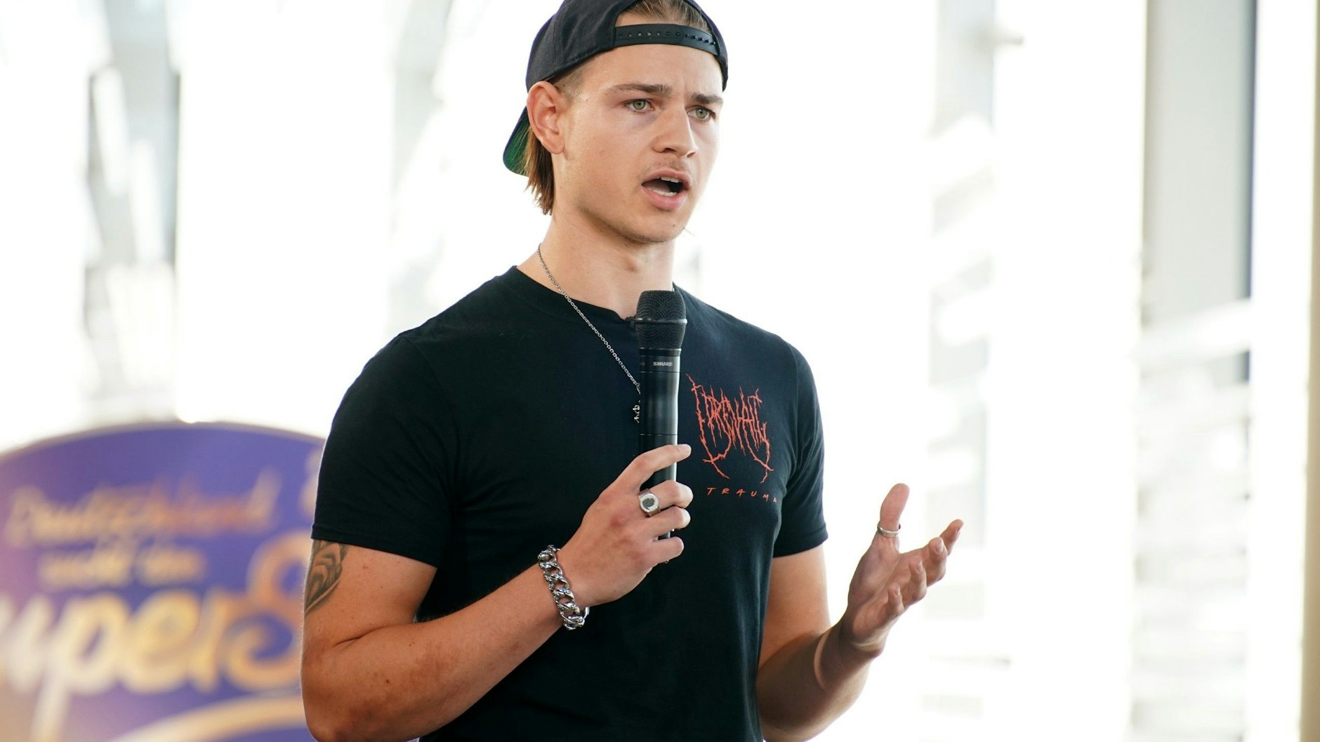 Kandidat Max Förnzler bei Deutschland sucht den Superstar - er suchte sich einen Song von Rammstein aus.