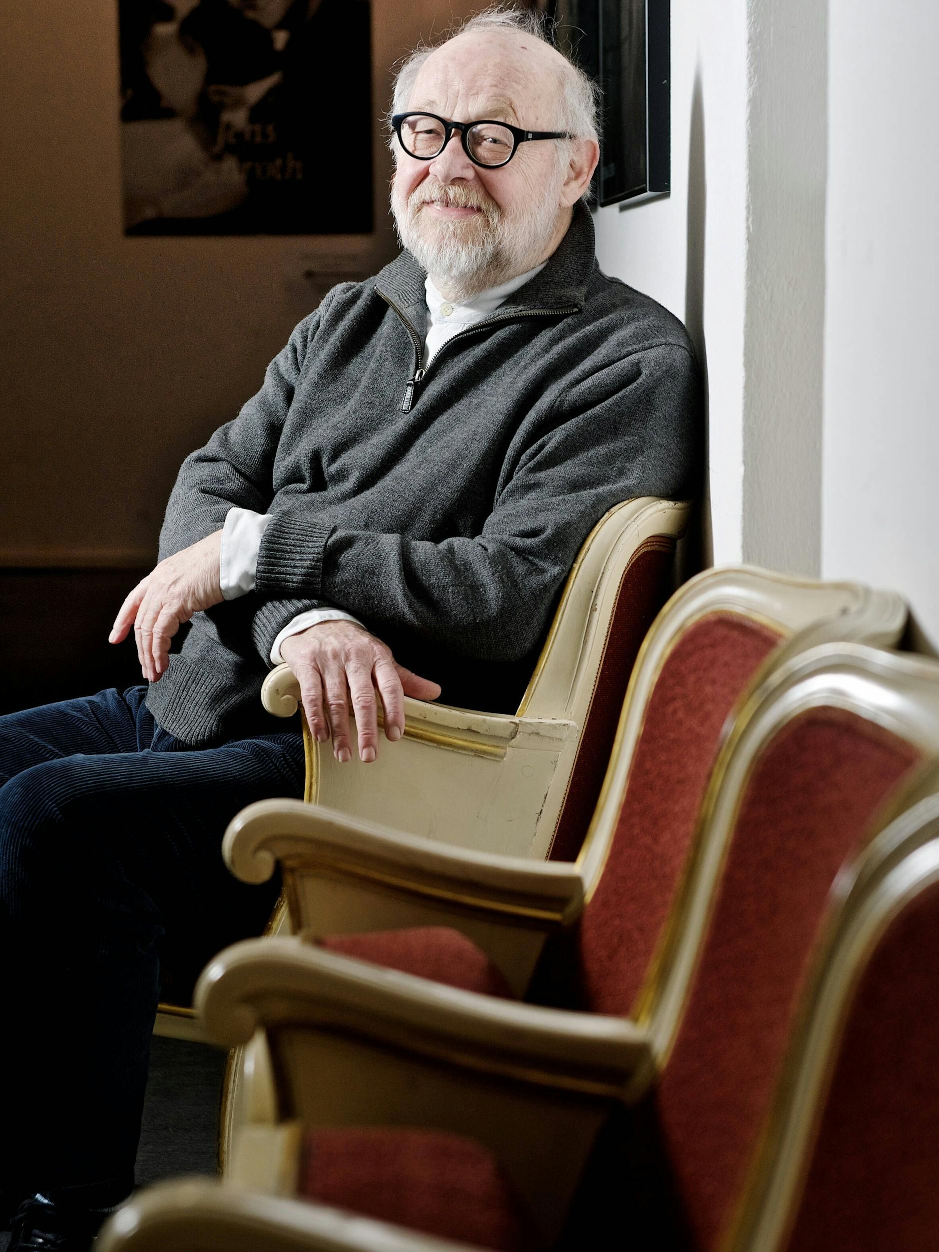 Jürgen Flimm zeigt seine ihm ganz eigene, zarte Verschmitztheit.