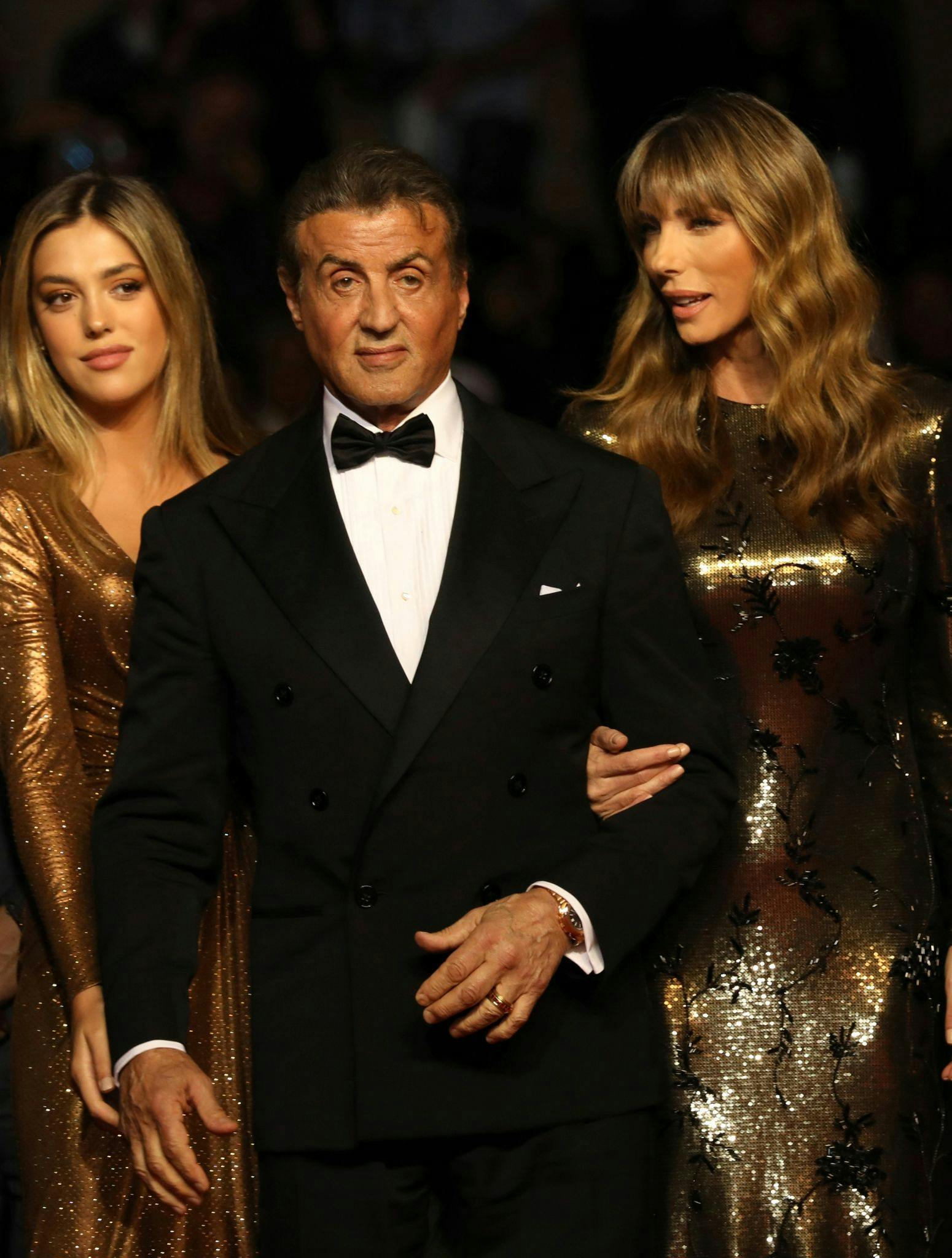ARCHIV - Die Schauspieler Sistine Rose Stallone (l-r), Sylvester Stallone und das Model Jennifer Flavin. Stallone will mit einer Reality-Serie Einblick in sein Familienleben geben.