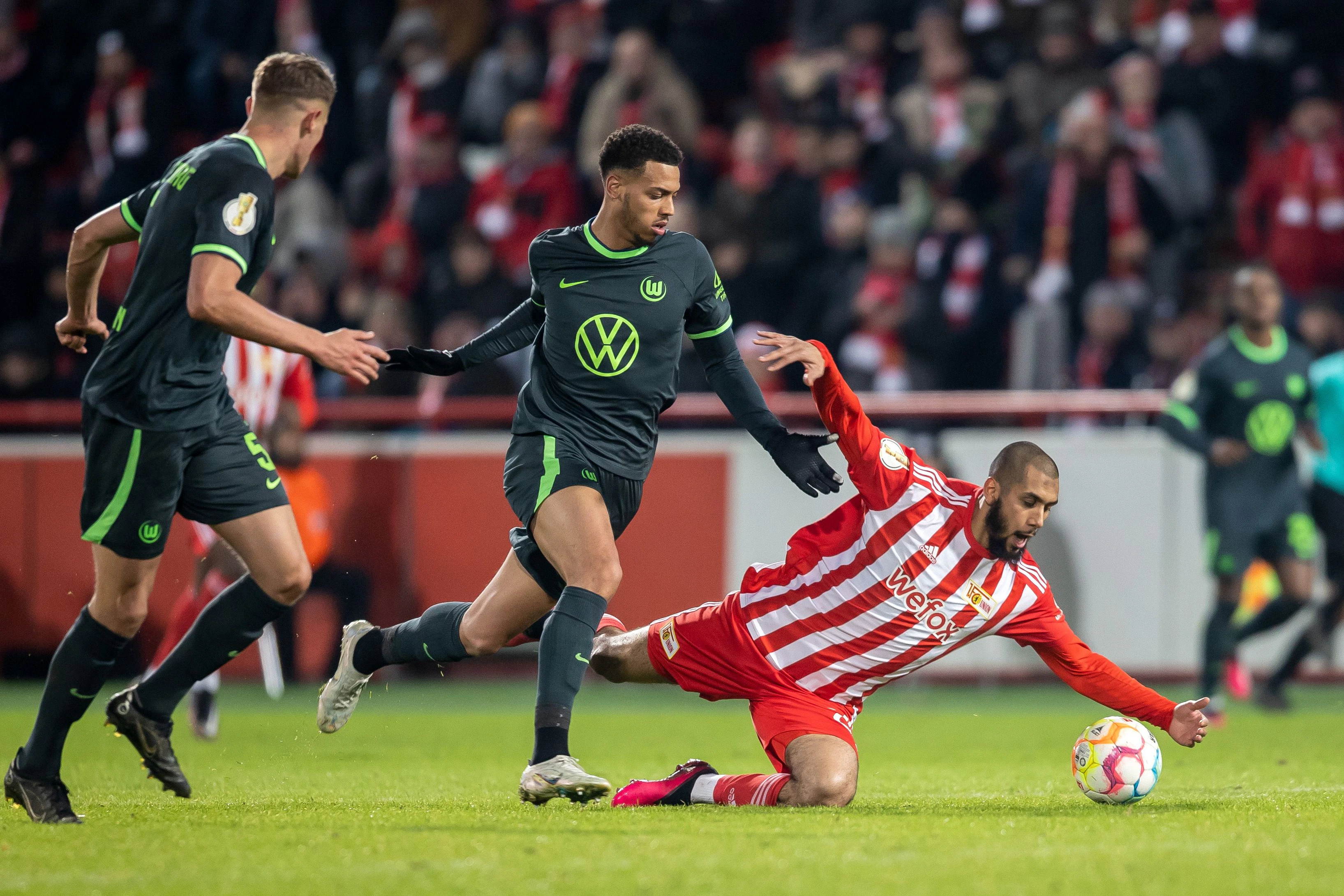 Aissa Laidouni (r.) bei seinem Debüt für Union Berlin gegen den VfL Wolfsburg. Da wurde schon klar, dass ein Startelfeinsatz nur noch eine Frage der Zeit ist.