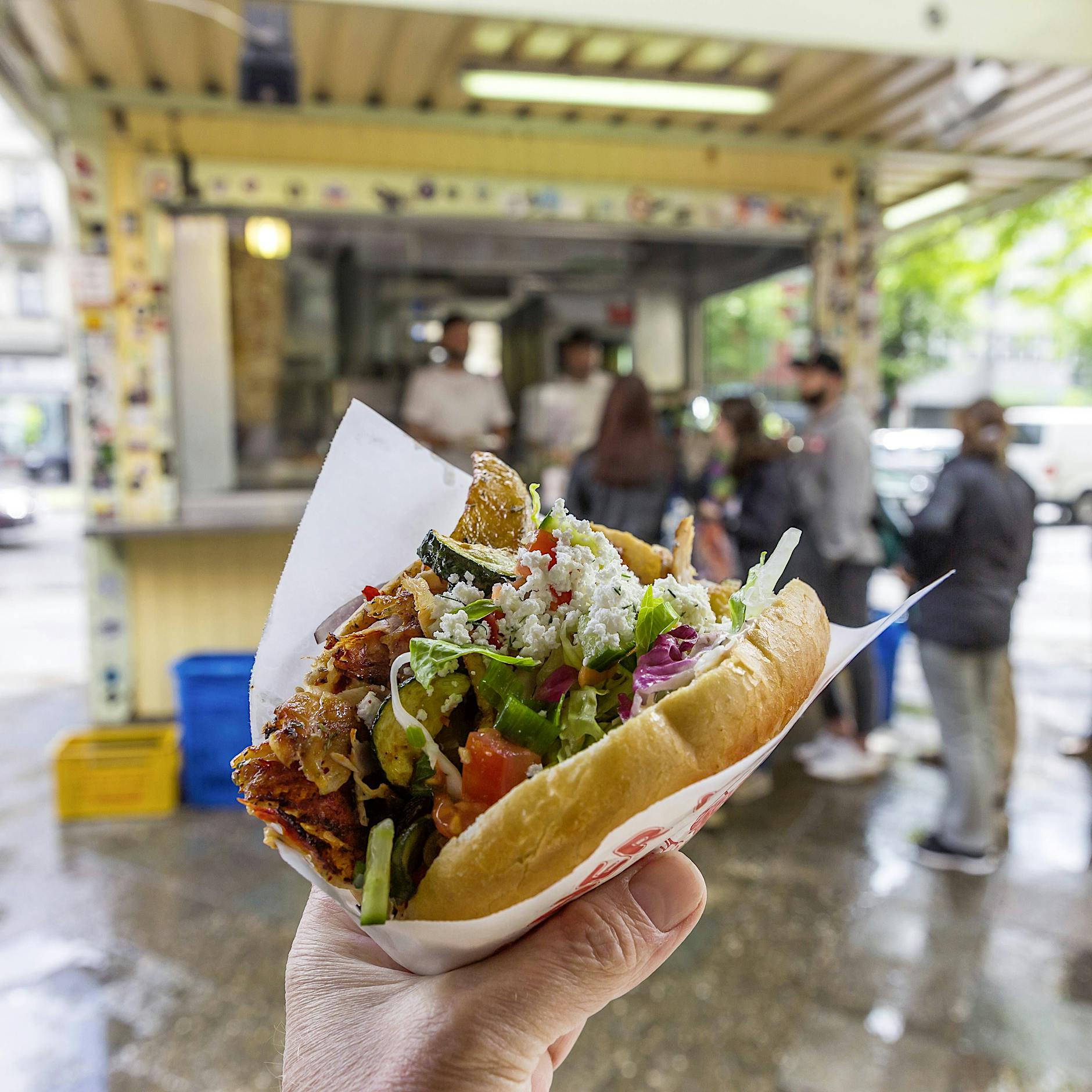 Mitternacht bei Mustafas Gemüsekebap: Warum die Schlange plötzlich kurz war