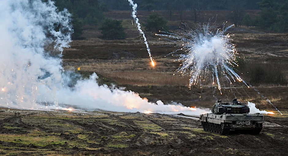 Ein Leopard 2 A6 des Panzerbataillons 203 der Bundeswehr auf einem Truppenübungsplatz
