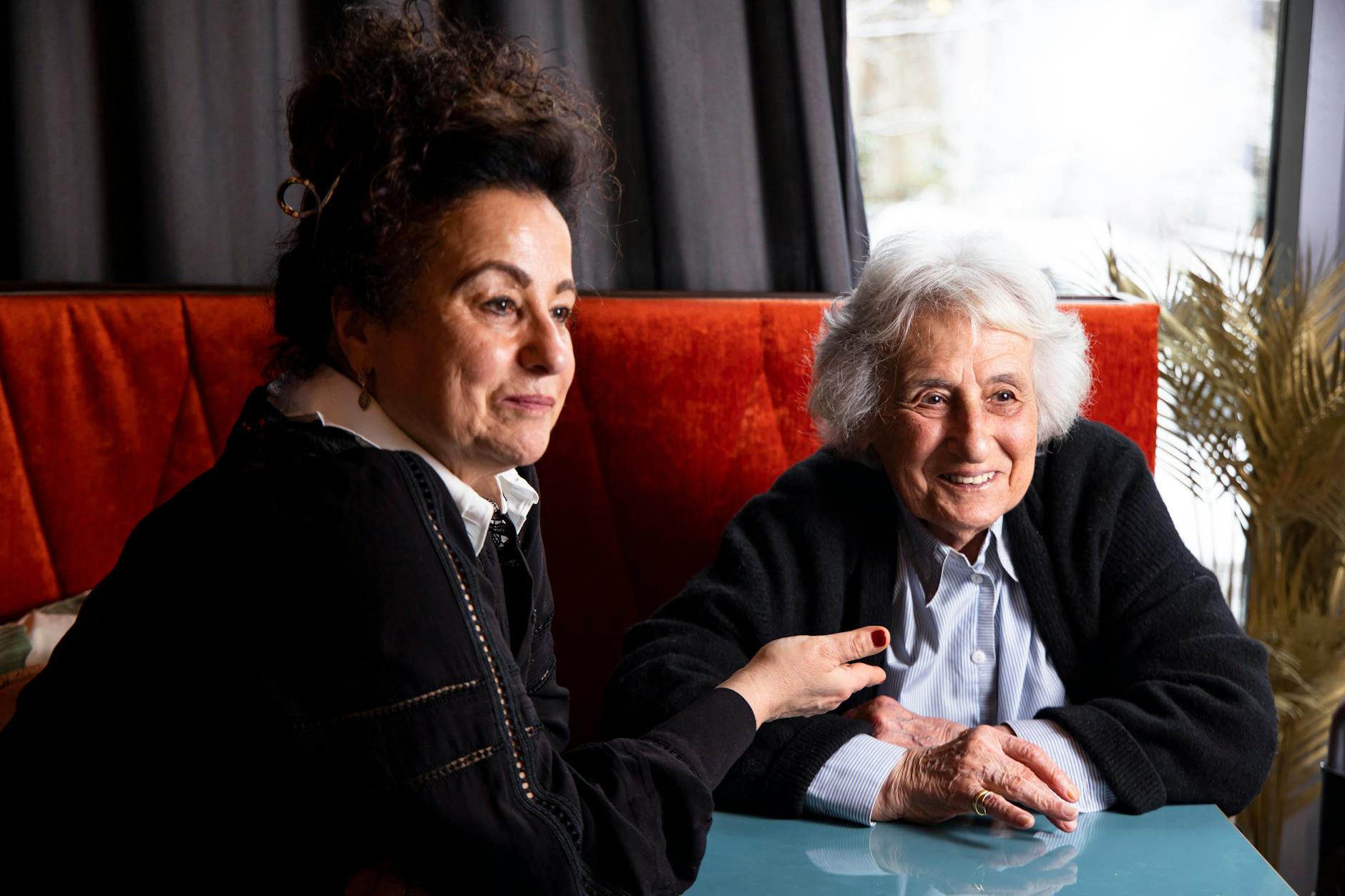 Anita Lasker-Wallfisch und ihre Tochter Maya beim Interview.