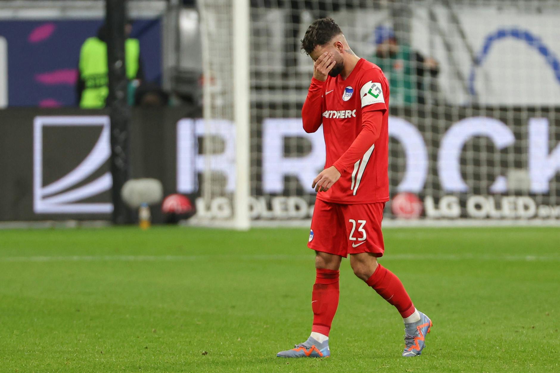 Marco Richter und Hertha BSC erlebten erneut ein Wochenende zum Vergessen. Die direkten Konkurrenten im Abstiegskampf punkten dagegen.