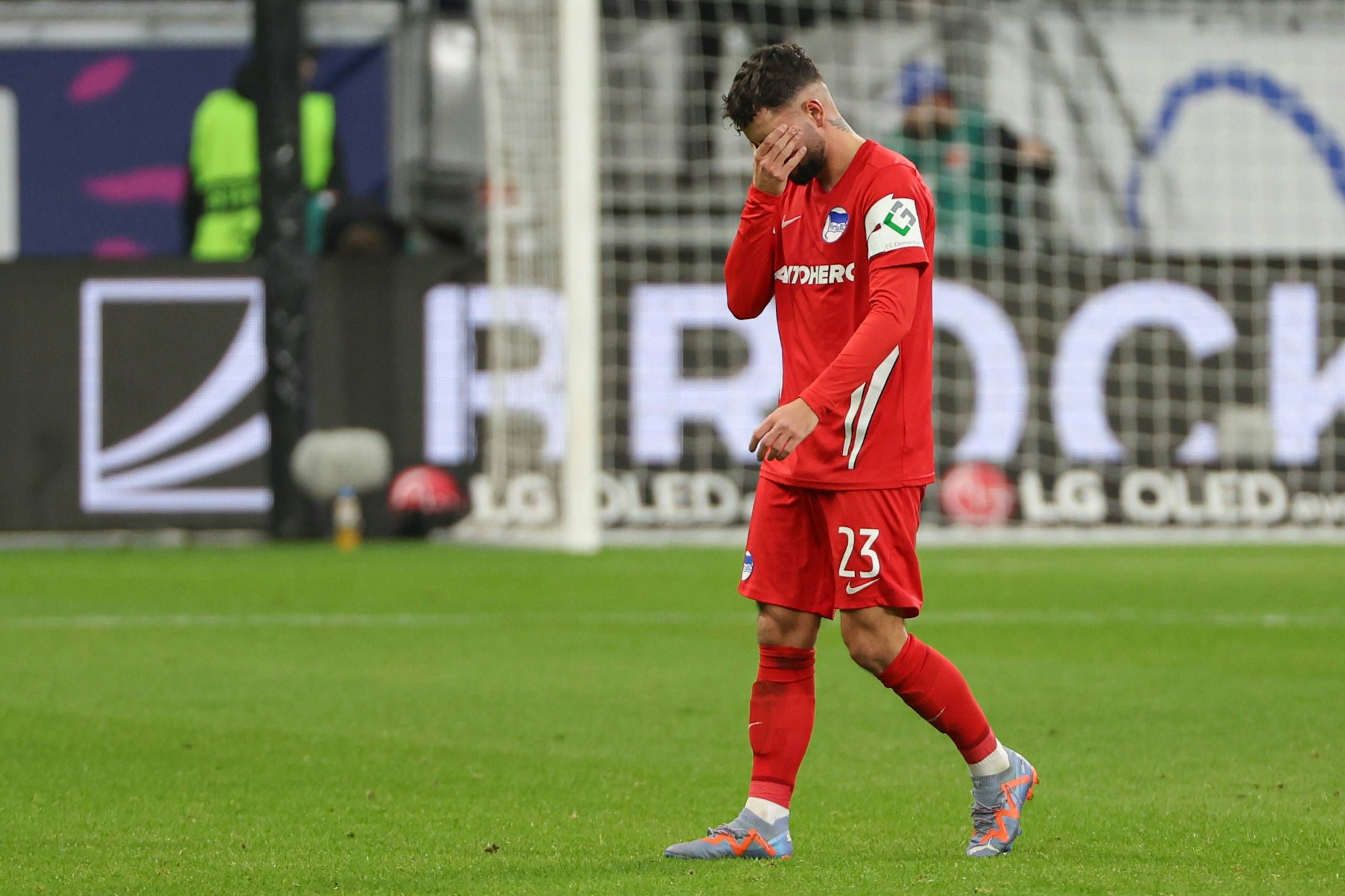 Marco Richter und Hertha BSC erlebten erneut ein Wochenende zum Vergessen. Die direkten Konkurrenten im Abstiegskampf punkten dagegen.