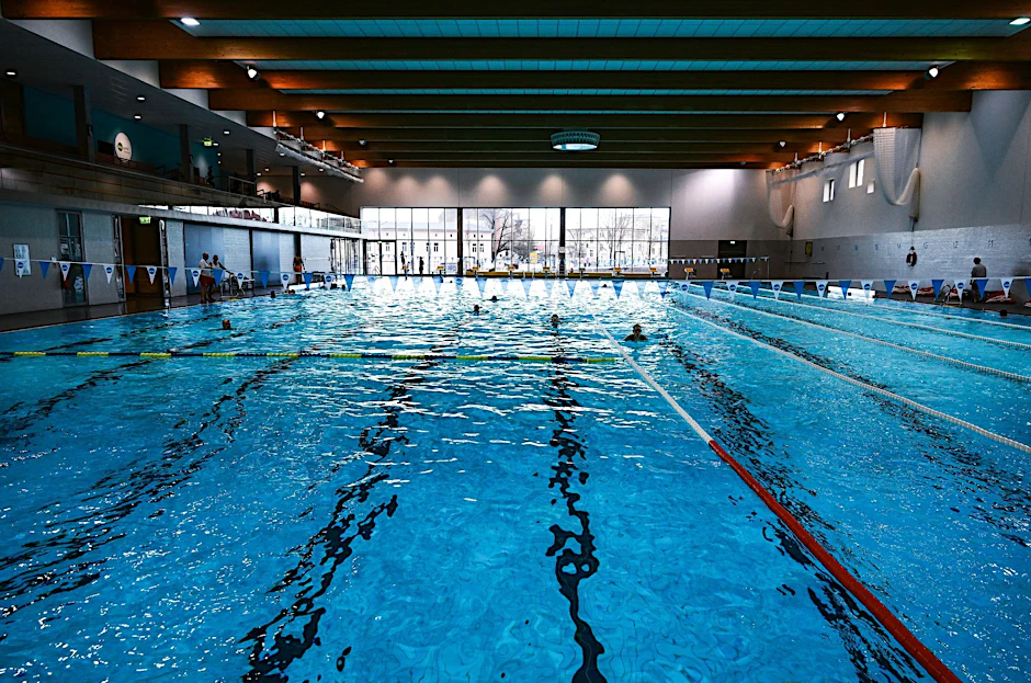 PRODUKTION - Das Sportbecken des Sport- und Freizeitbades Blu in Potsdam.  