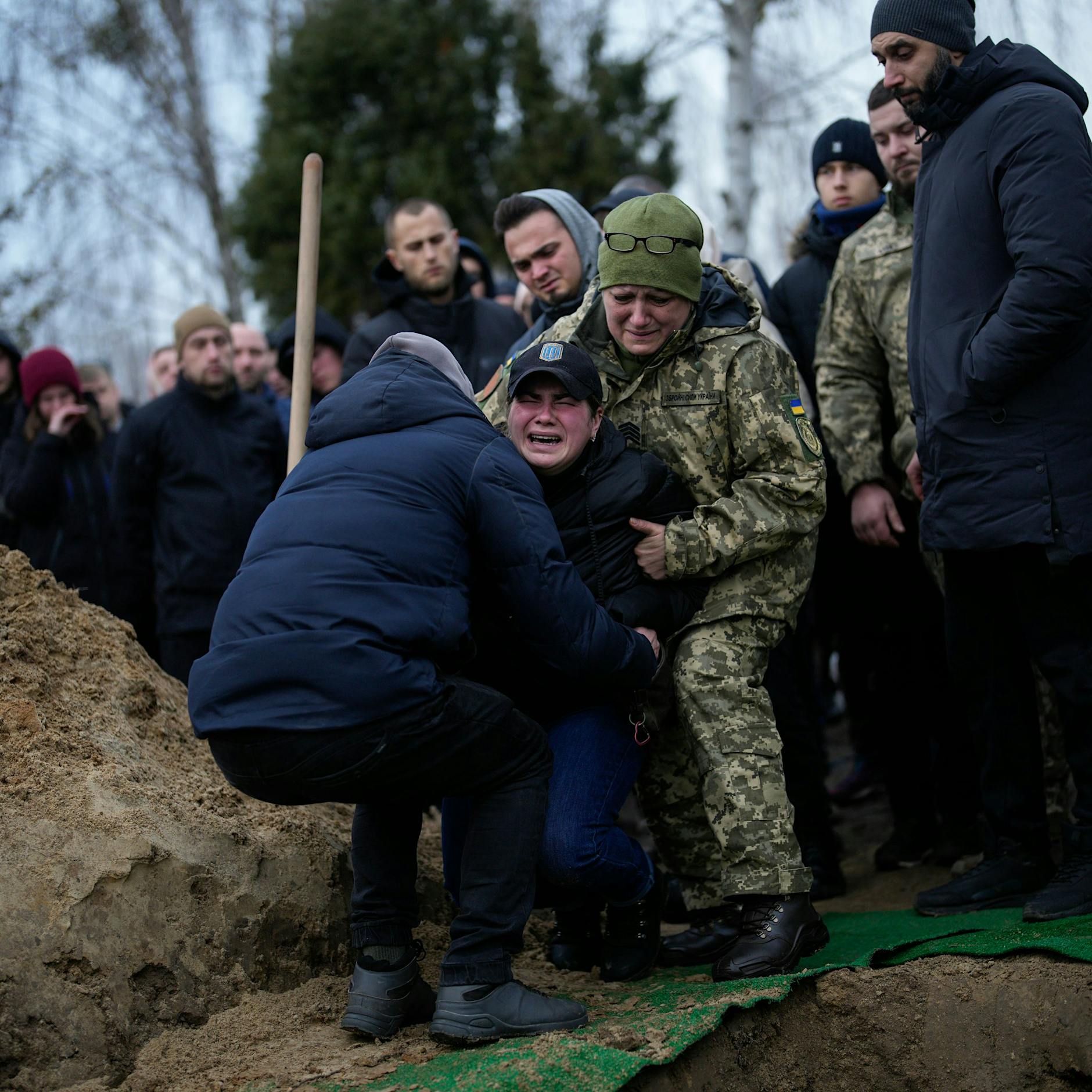 DARUM kämpfen Russen und Ukrainer verbissen um die zerstörte Stadt Bachmut