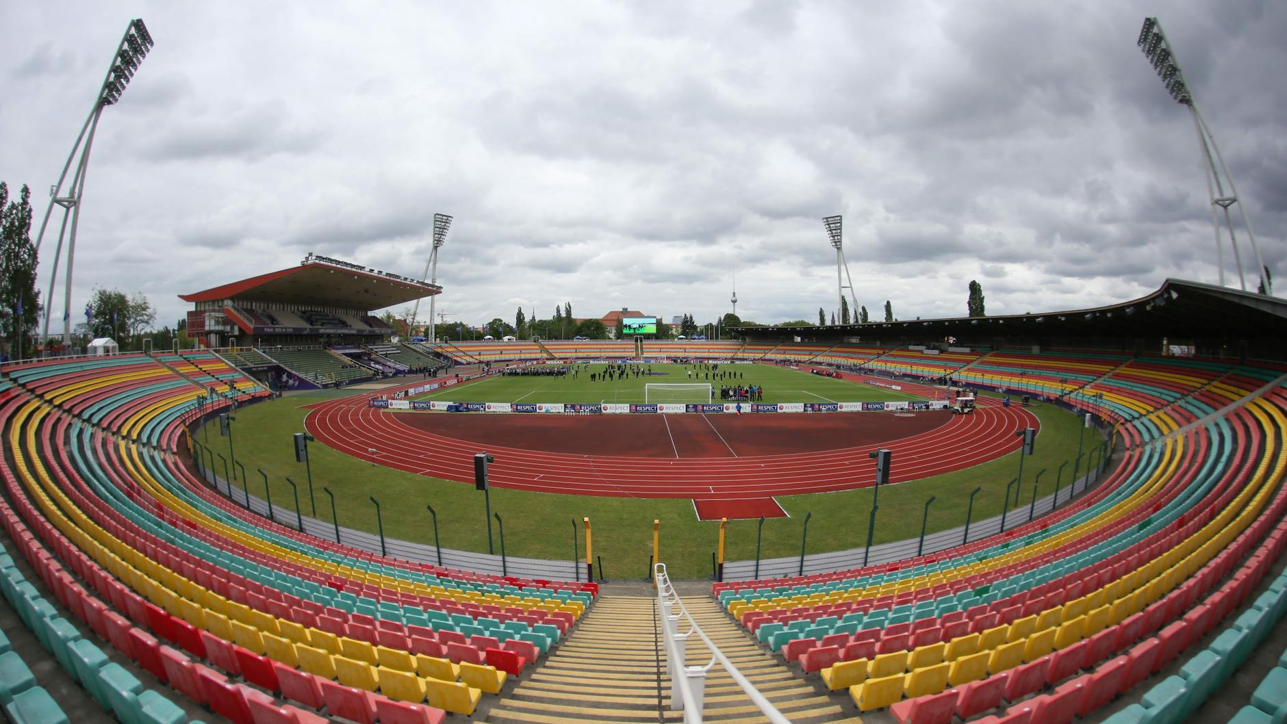 Das alte Stadion soll abgerissen werden, eine neues wird gebaut. 