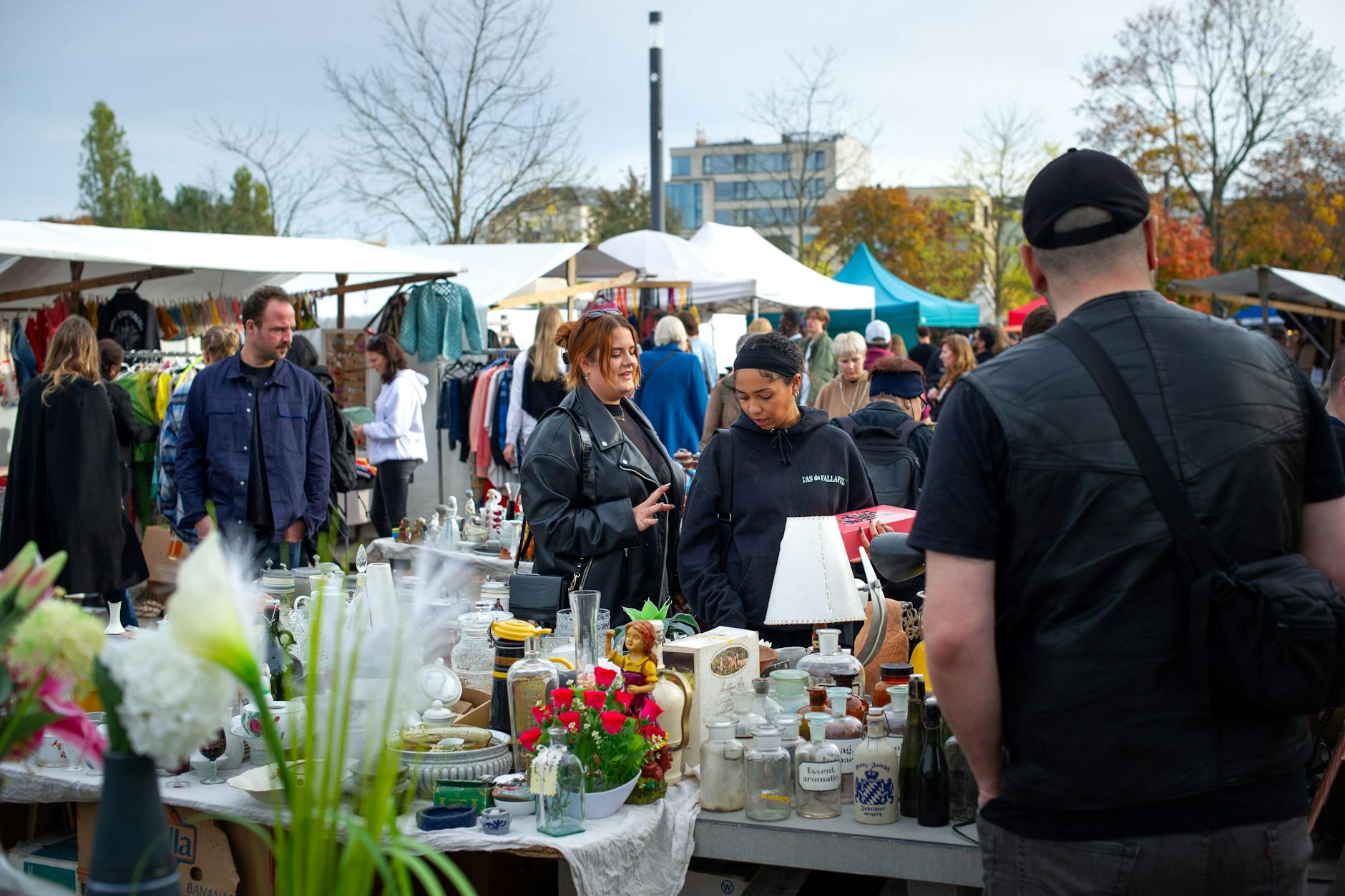 Der Flohmarkt am Mauerpark in Berlin-Prenzlauer Berg.